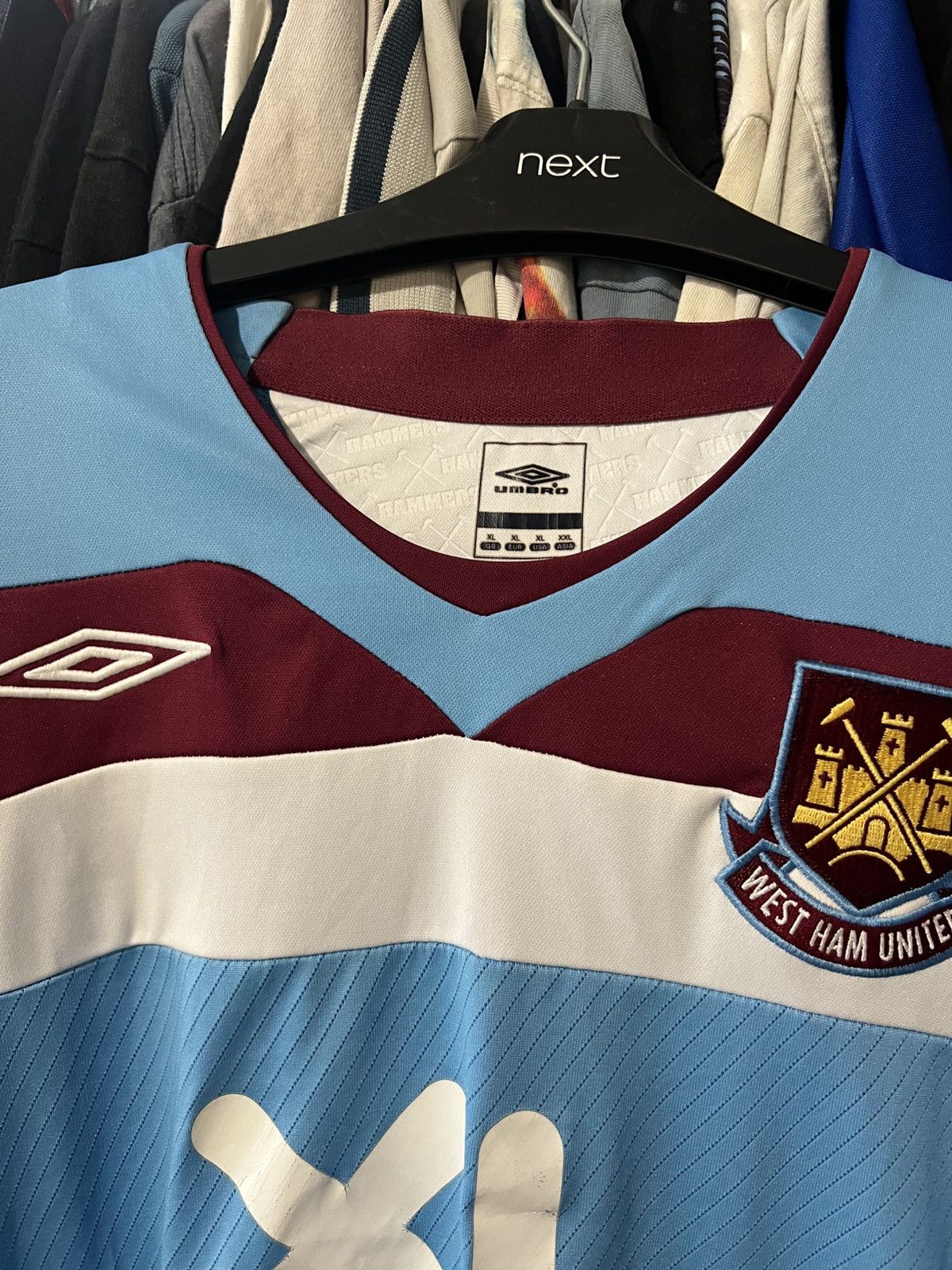 Umbro × Vintage 2007/2008 UMBRO WEST HAM UNITED AWAY FOOTBALL SHIRT SIZE XL Size US XL / EU 56 / 4 - 3 Thumbnail