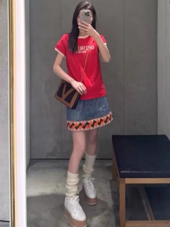 Valentino Valentino Red M size beige contrasting crew neck flocked l Size M / US 6-8 / IT 42-44 - 9 Thumbnail