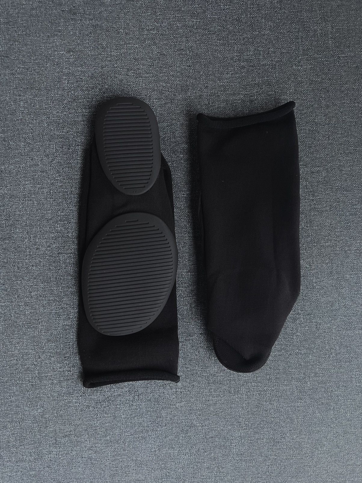 Yeezy YEEZY PODS SIZE 2 Size US 10 / EU 43 - 4 Thumbnail