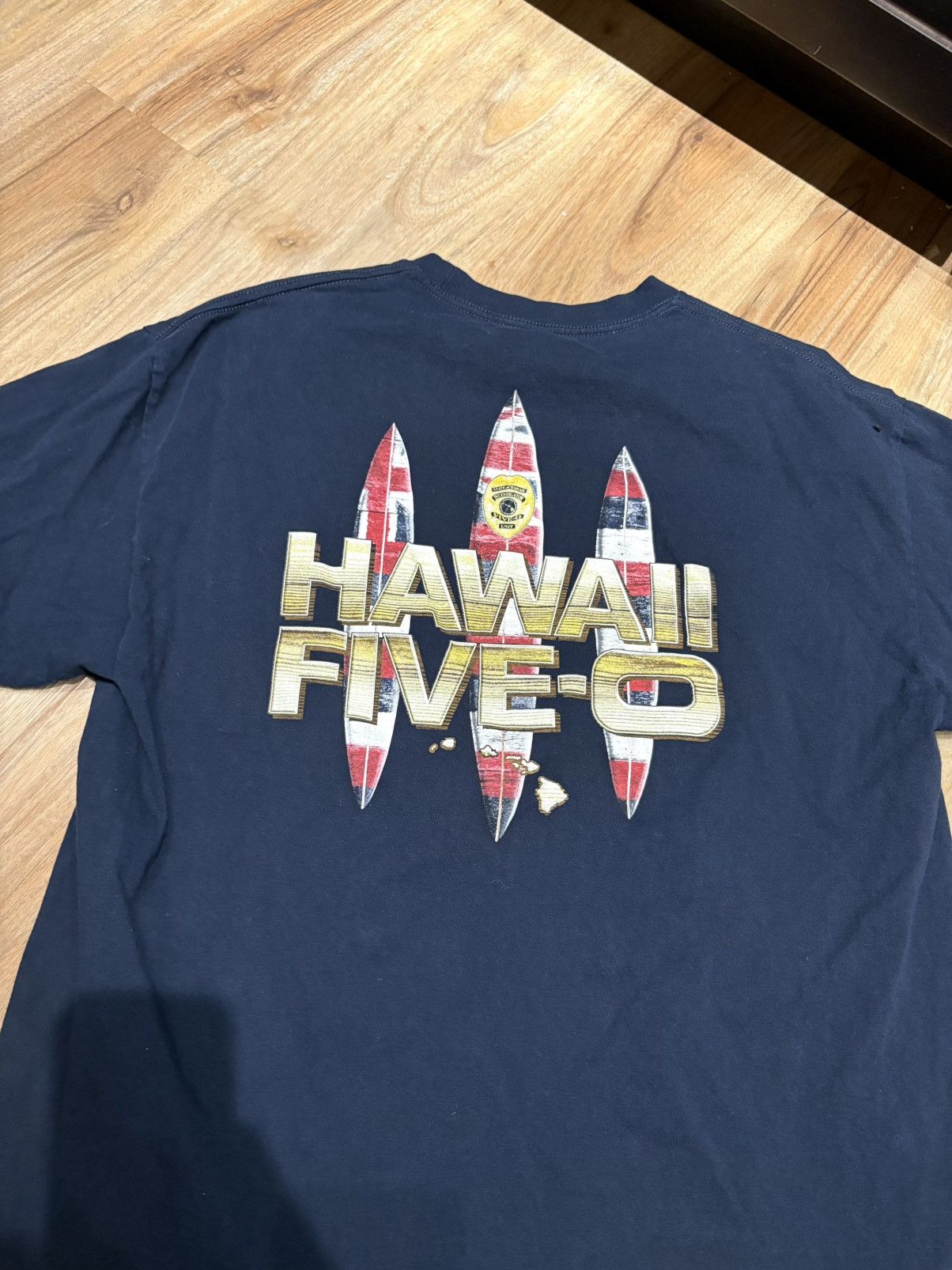 Alstyle × Vintage Vintage Hawaii Five-O Promo T Shirt Size US XL / EU 56 / 4 - 2 Thumbnail