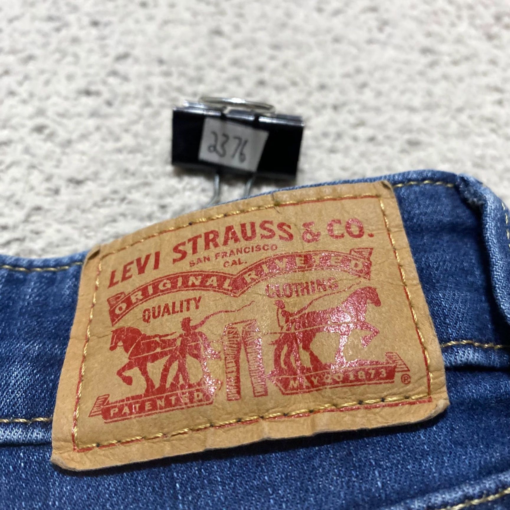 Levi's Levi's Womens Jeans Blue Denim Dark Wash Mid Rise Skinny Leg 30 Regular Pockets Stretch Cotton Blend Spandex Denim Inseam 25 Vintage No Mens Womens Size 28" / US 6 / IT 42 - 3 Thumbnail
