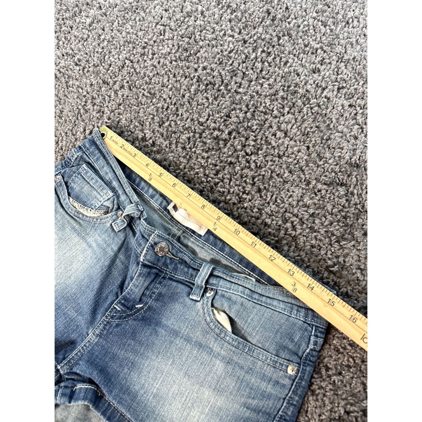 Denime VINTAGE Levis Low Rise Shorts Womens 30 Denim Mini Light Wash Pocket 90s Classic Festival Beige? Size 30" / US 8 / IT 44 - 3 Thumbnail
