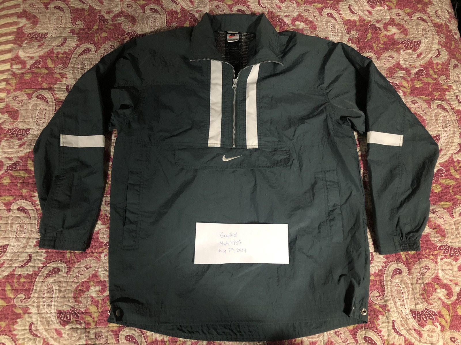 Nike Vintage Nike Windbreaker / green with front pocket Size US XL / EU 56 / 4 - 7 Thumbnail