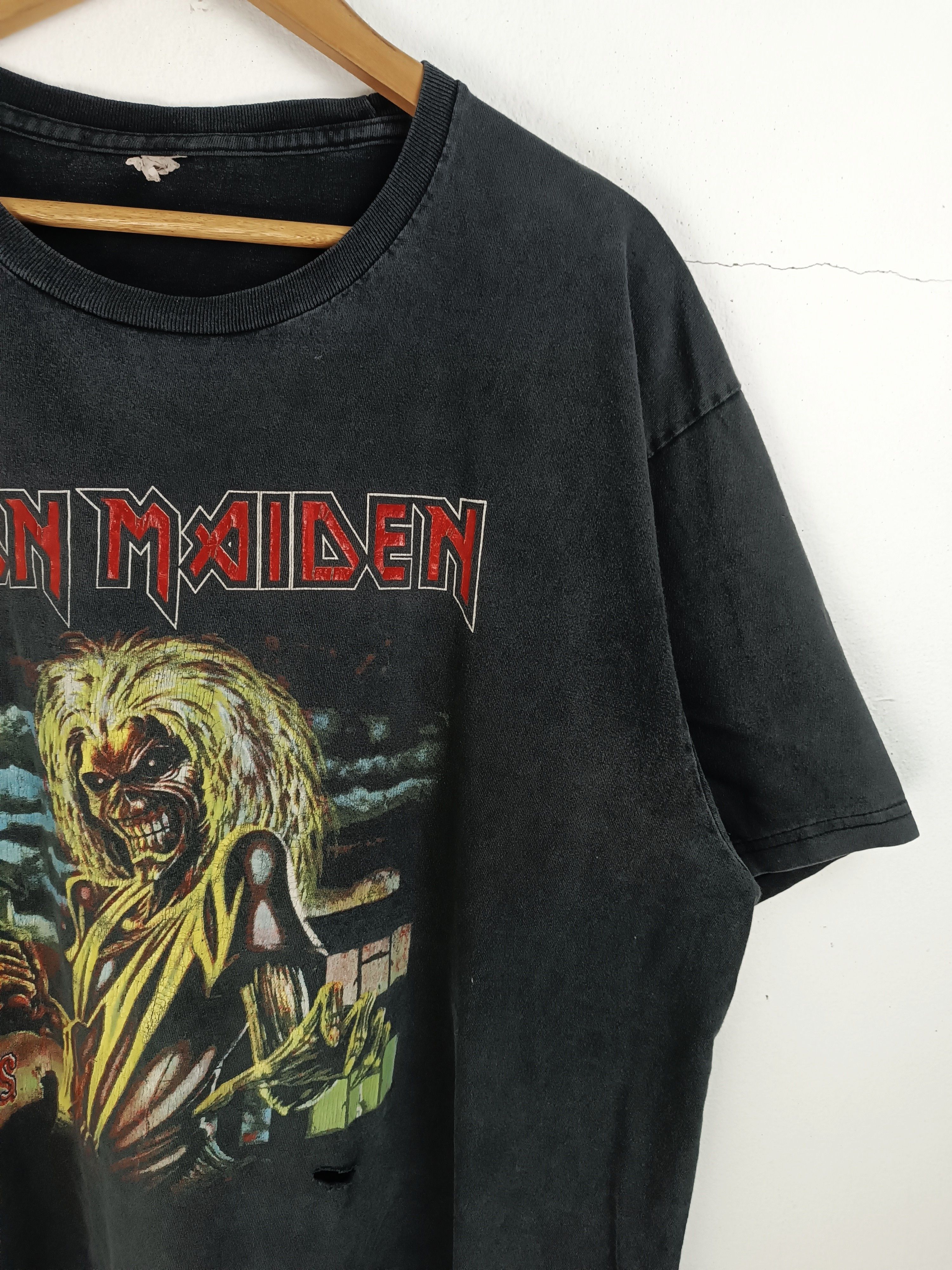 Band Tees THRASHED FADED VINTAGE IRON MAIDEN KILLERS METAL VERY RARE Size US XXL / EU 58 / 5 - 6 Thumbnail