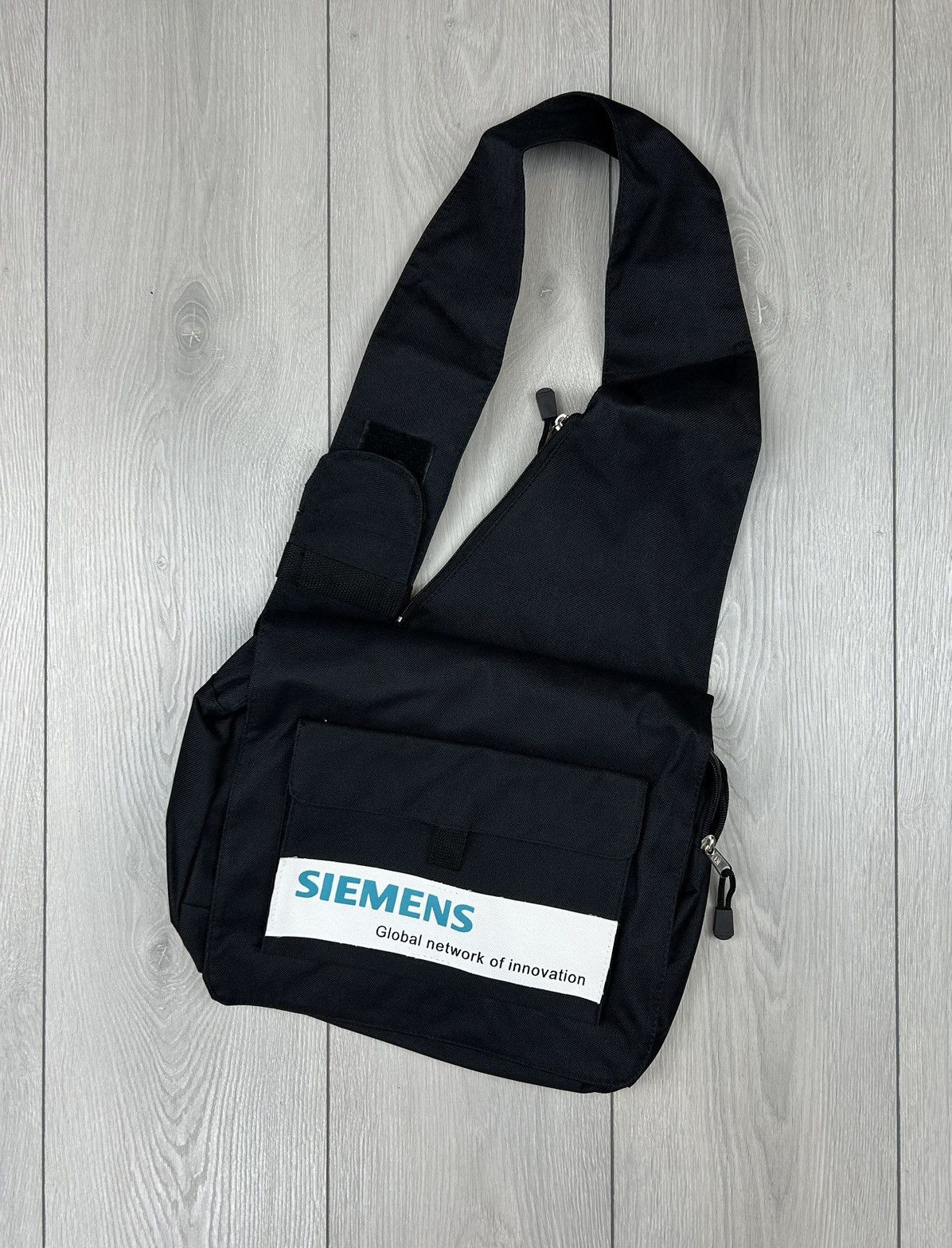 Vintage Simens Vintage Black Sling Bag Size ONE SIZE - 1 Thumbnail