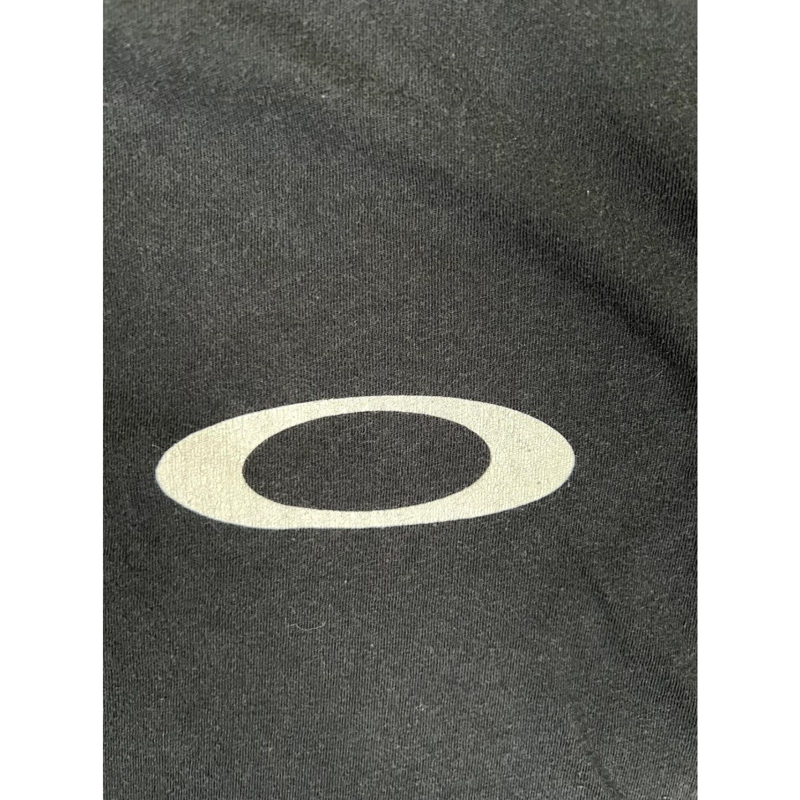 Oakley VINTAGE Oakley T-Shirt Mens XL Black Ellipse Logo Graphic Center Logo READ Size US XL / EU 56 / 4 - 2 Thumbnail