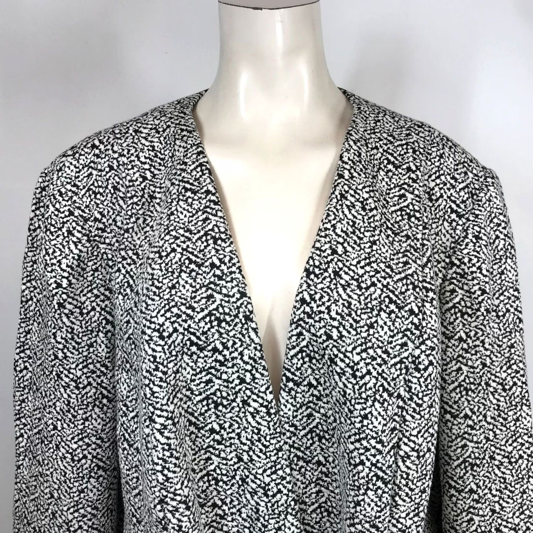 Vintage LANE BRYANT Womens 28 Black White Textured Belted Jacket Blazer Stretch Plus Size 28 Size 4XL / US 24-26 - 2 Thumbnail