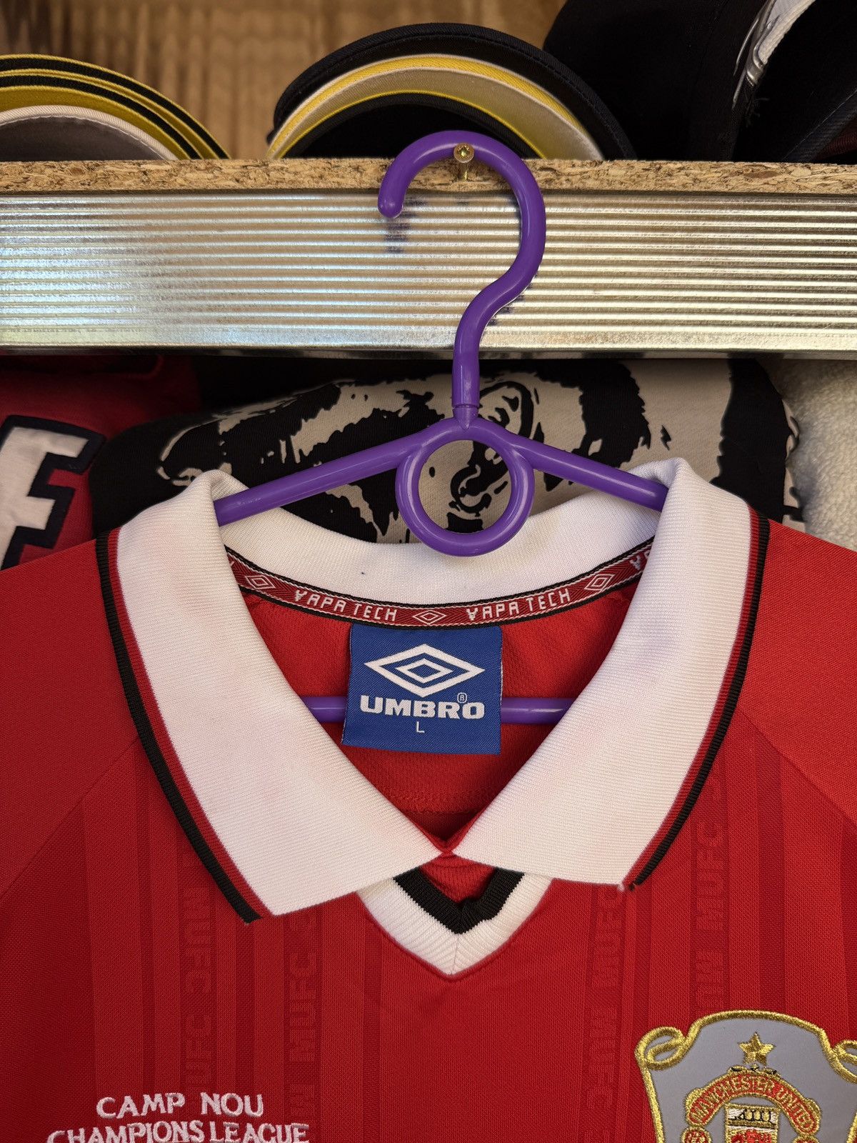 Vintage Vintage Manchester United Jersey Umbro SHARP 90s Size US L / EU 52-54 / 3 - 10 Thumbnail