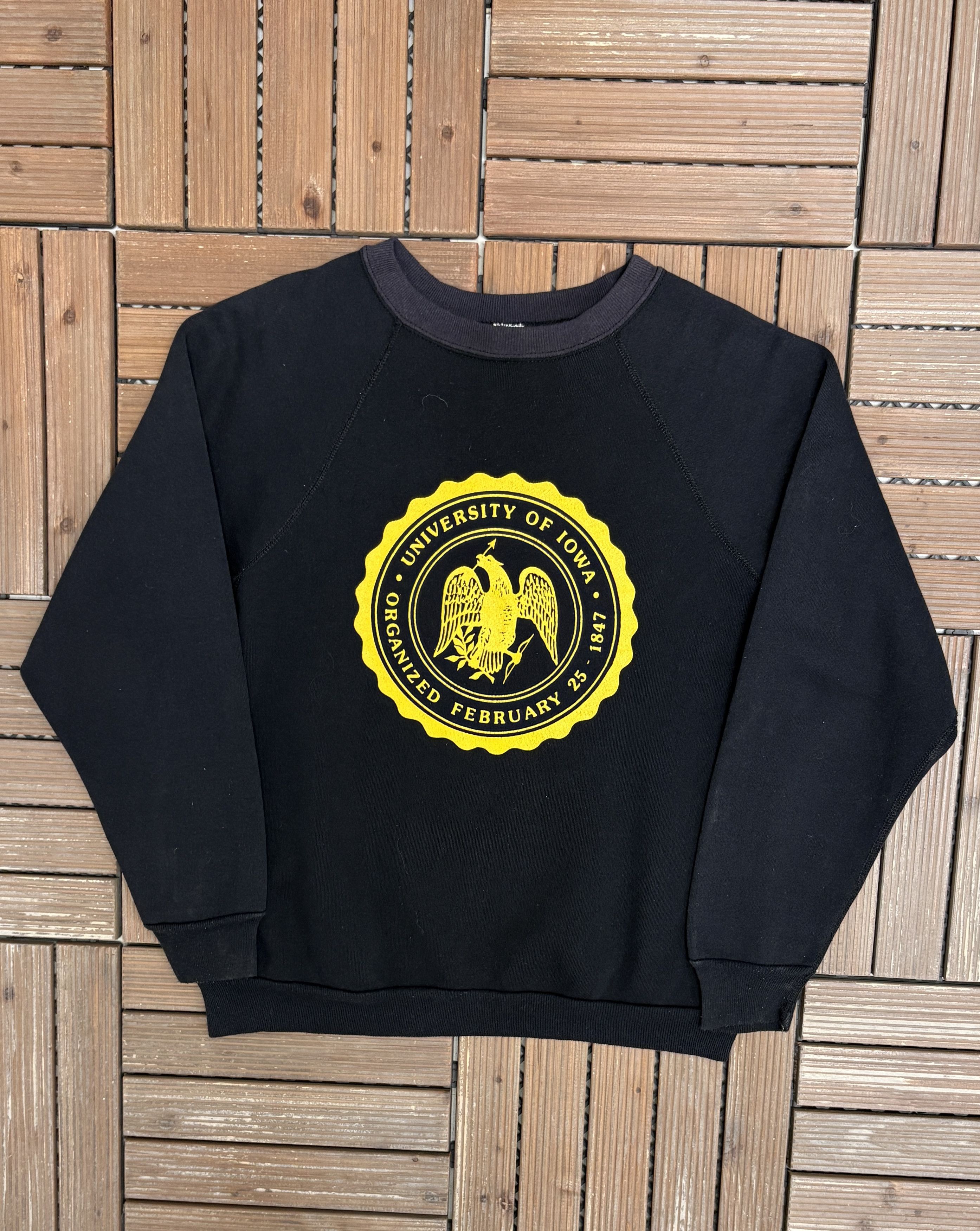 Vintage University of Iowa Hawkeyes Vintage Black Crewneck Sweater Size US L / EU 52-54 / 3 - 1 Thumbnail