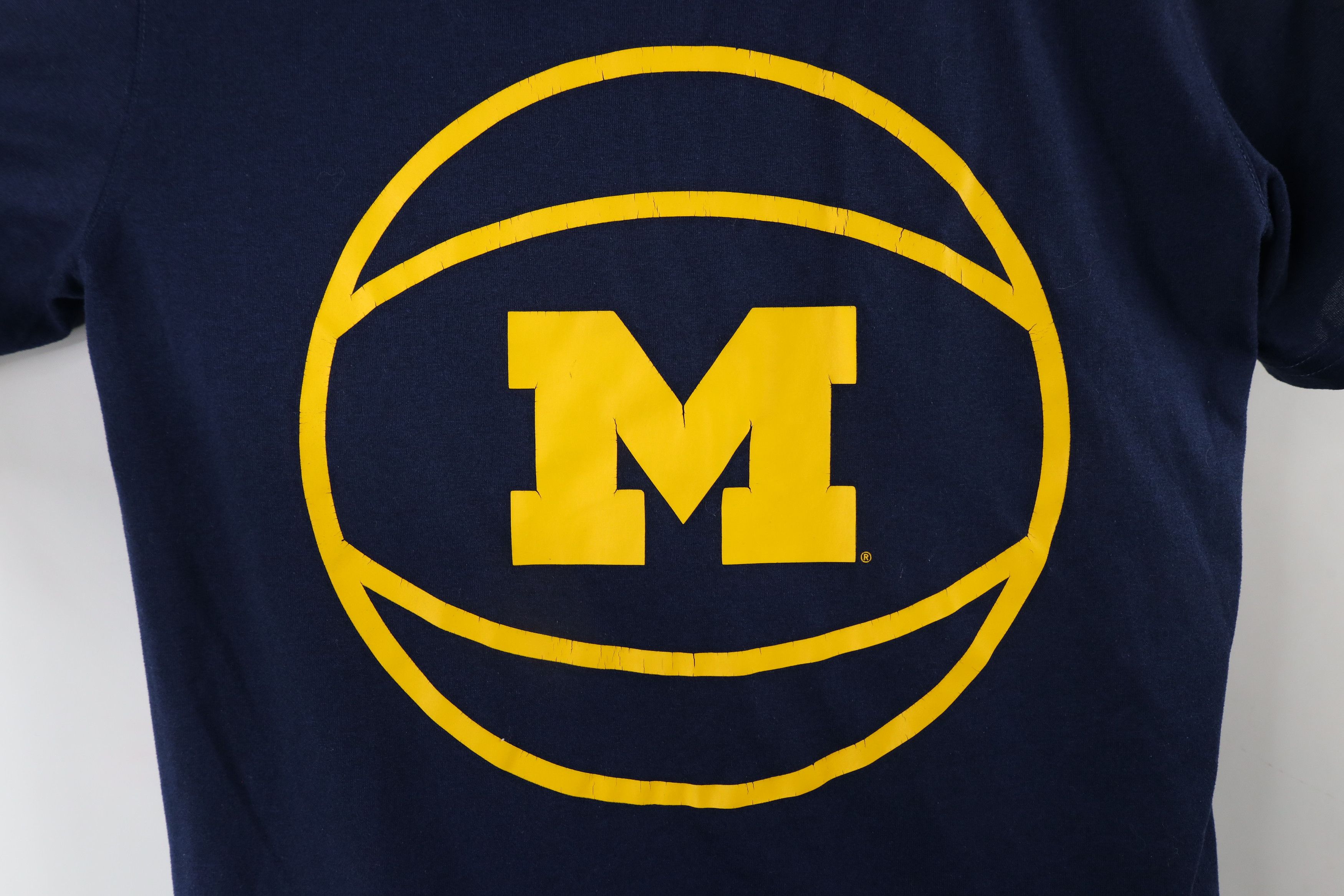 Nike × Vintage Nike Air Jordan University of Michigan Basketball T-Shirt Size US S / EU 44-46 / 1 - 5 Thumbnail