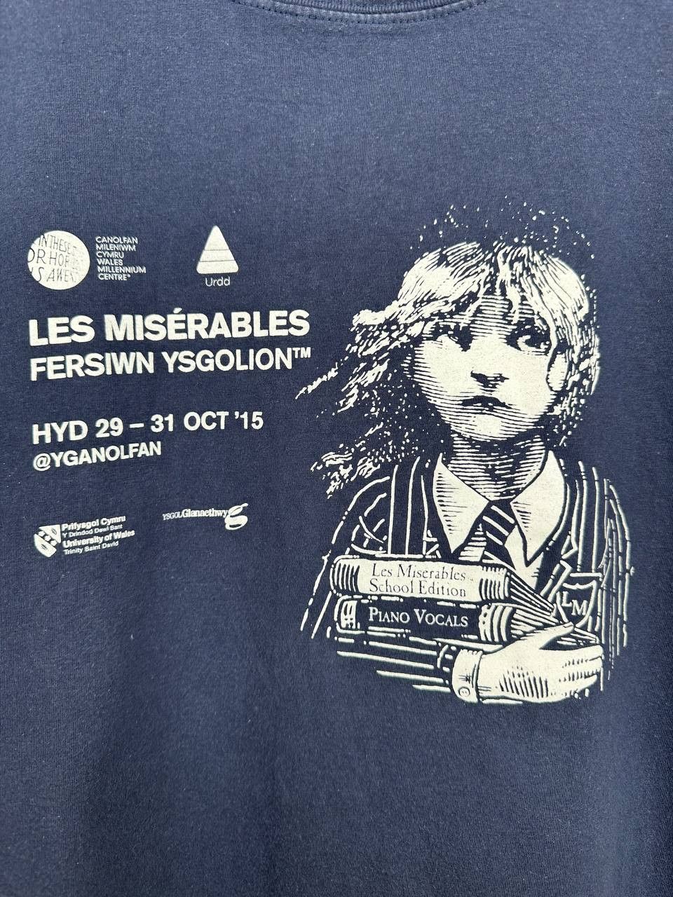 Vintage Les Miserables Fersiwn Ysgolion School Edition T-Shirt Size US L / EU 52-54 / 3 - 10 Thumbnail