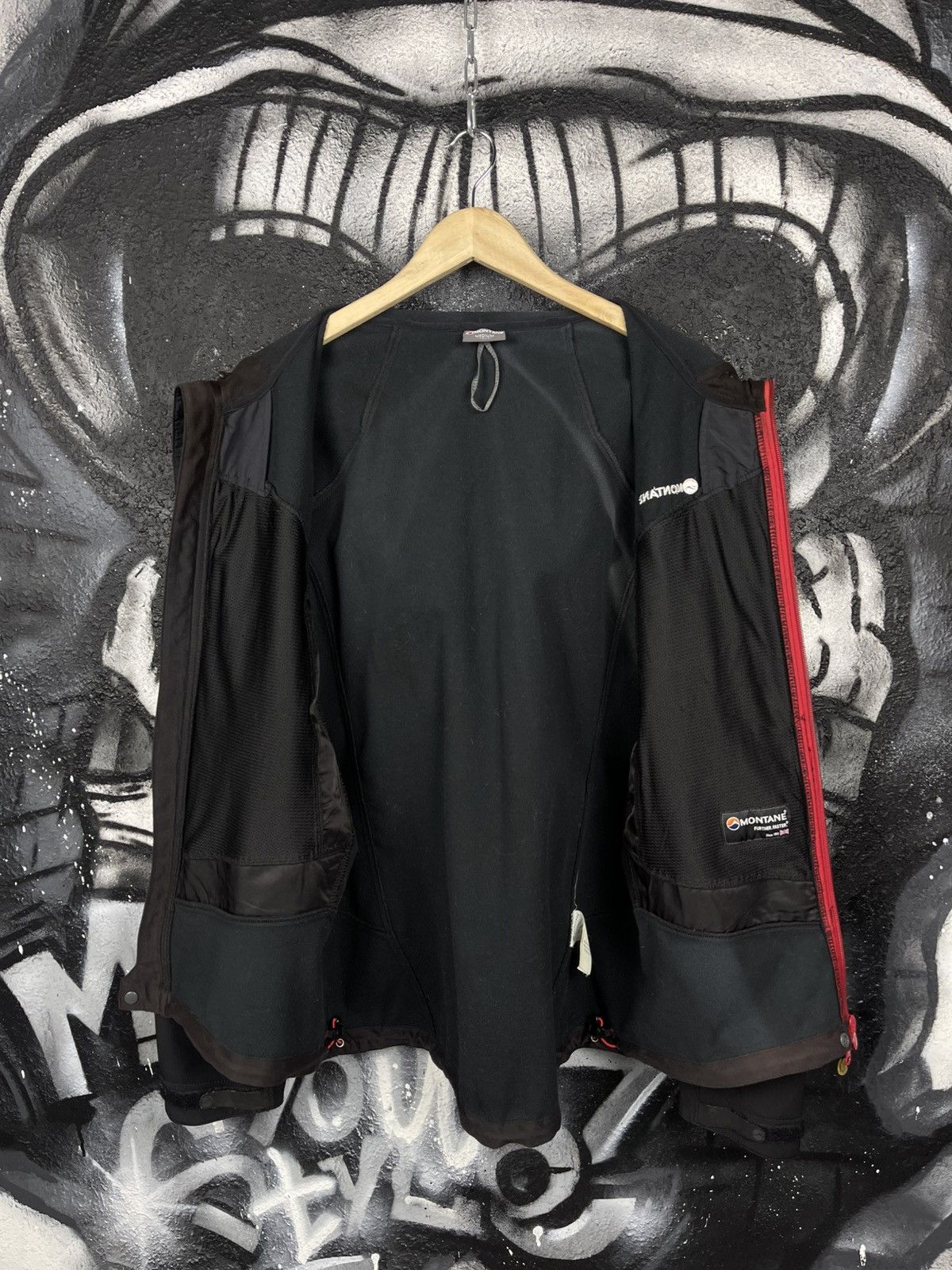 Montane Montane Dyno XT Softshell Black Hiking Jacket Men’s Size M Size US M / EU 48-50 / 2 - 8 Thumbnail