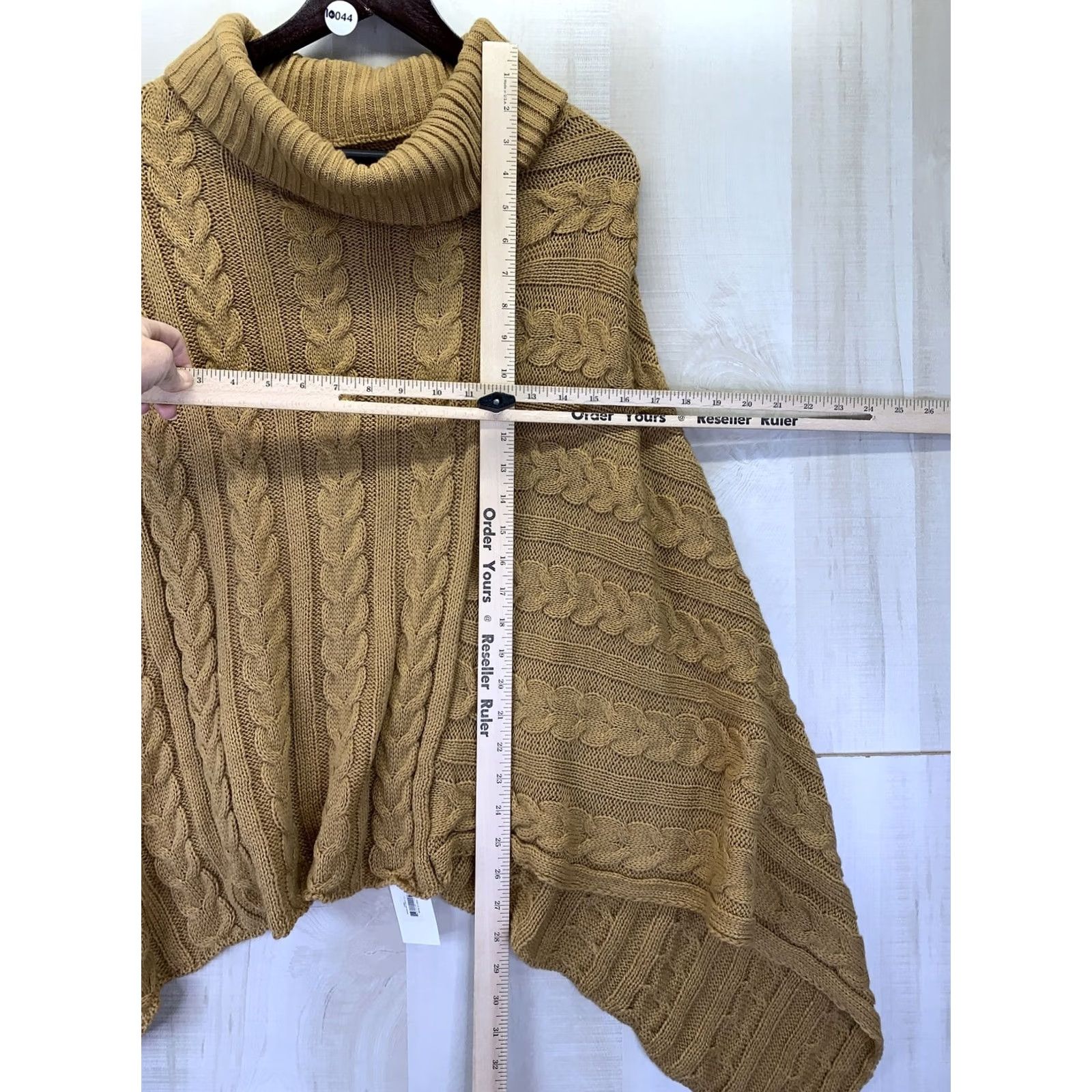 Vintage Hadley Wren Marissa Knit Gold Poncho Womens One Size-10044 Size ONE SIZE - 5 Thumbnail