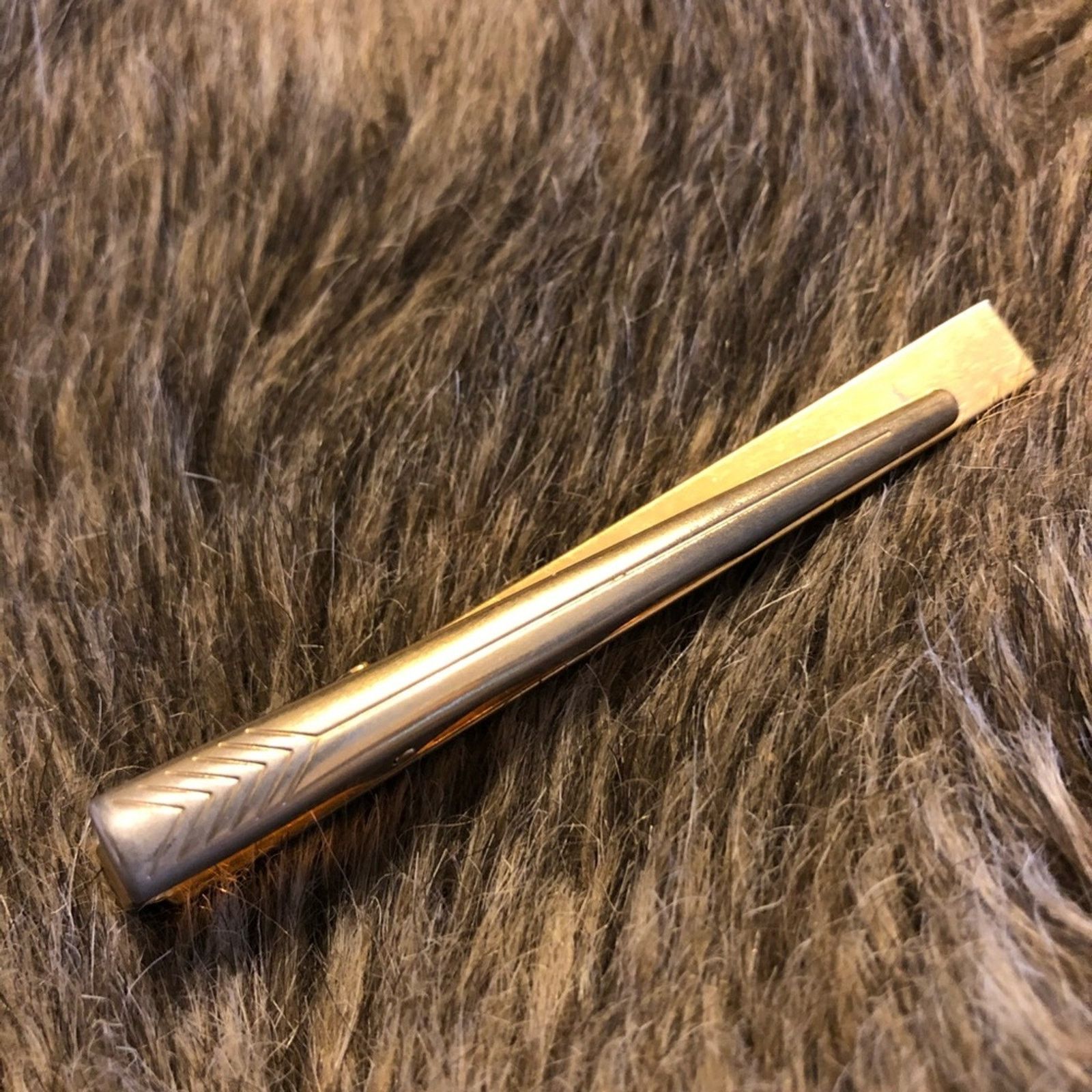 Vintage Men’s mid century brushed gold tone tie clip bar Size ONE SIZE - 5 Thumbnail