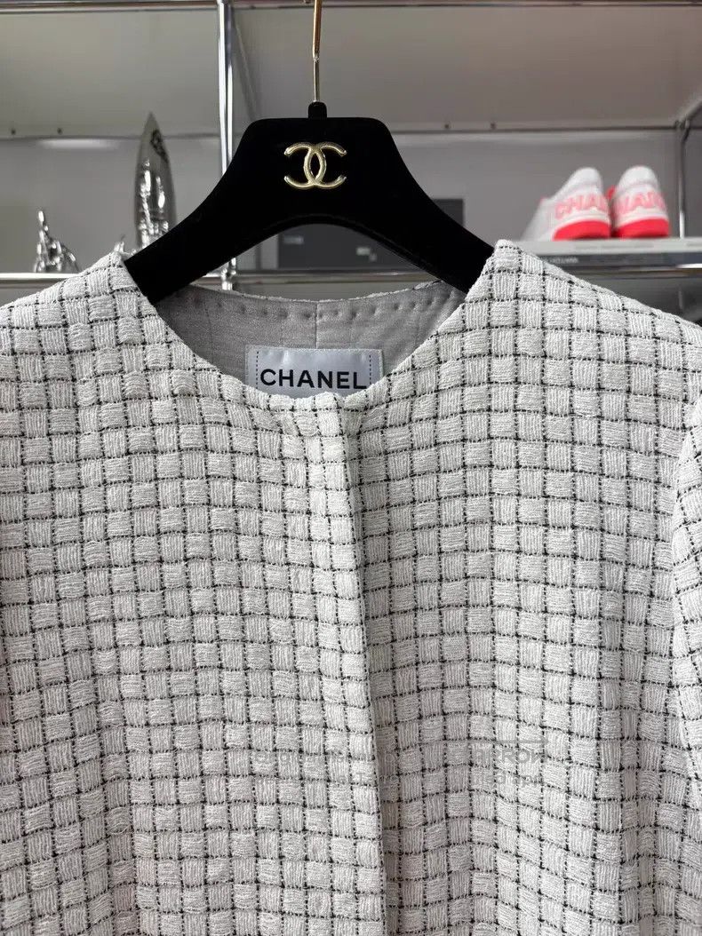 Chanel Chanel 16S white plaid long woven coat jacket Size S / US 4 / IT 40 - 2 Thumbnail