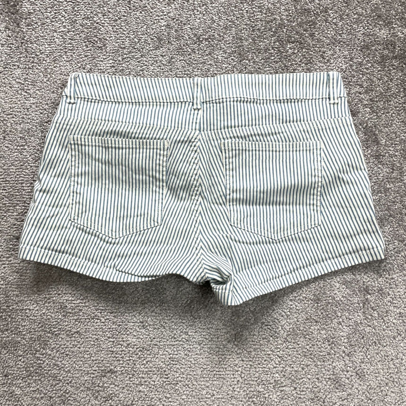 H&M VINTAGE H&M Women’s Bermuda Shorts Casual Cotton Spandex 38 White Blue Striped Mid Rise 30x2 Size 26" / US 2 / IT 38 - 2 Thumbnail