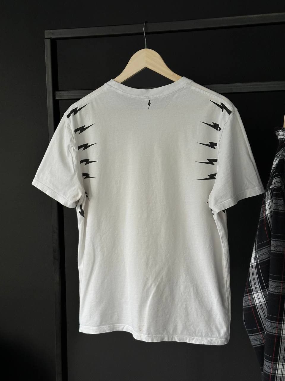 Neil Barrett Neil Barrett Thunderbolt White T-Shirt Size US L / EU 52-54 / 3 - 12 Thumbnail