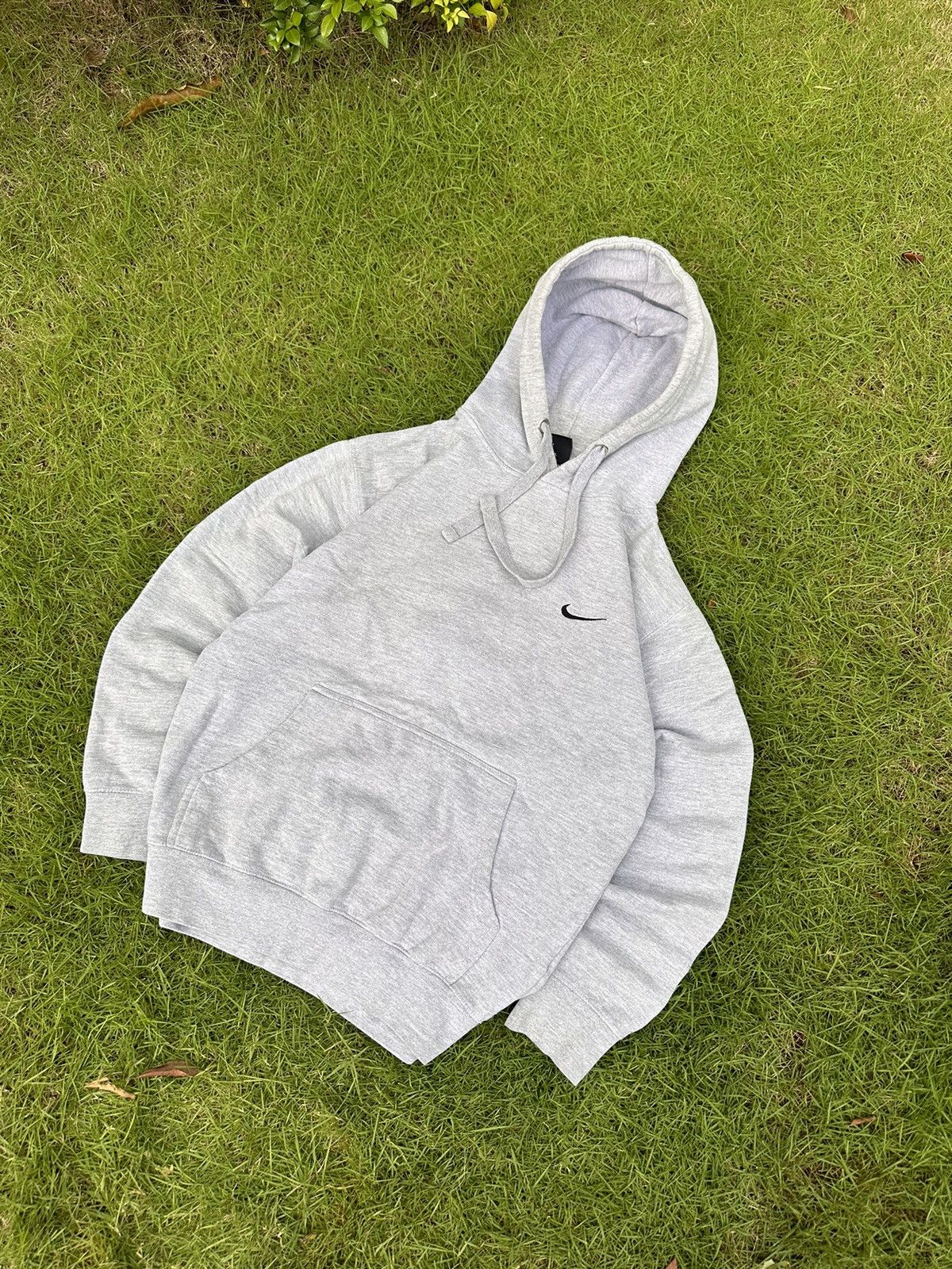 Nike Streetwear Vintage NIKE VINTAGE BASIC LOGO STREETWEAR HOODIE Grailed