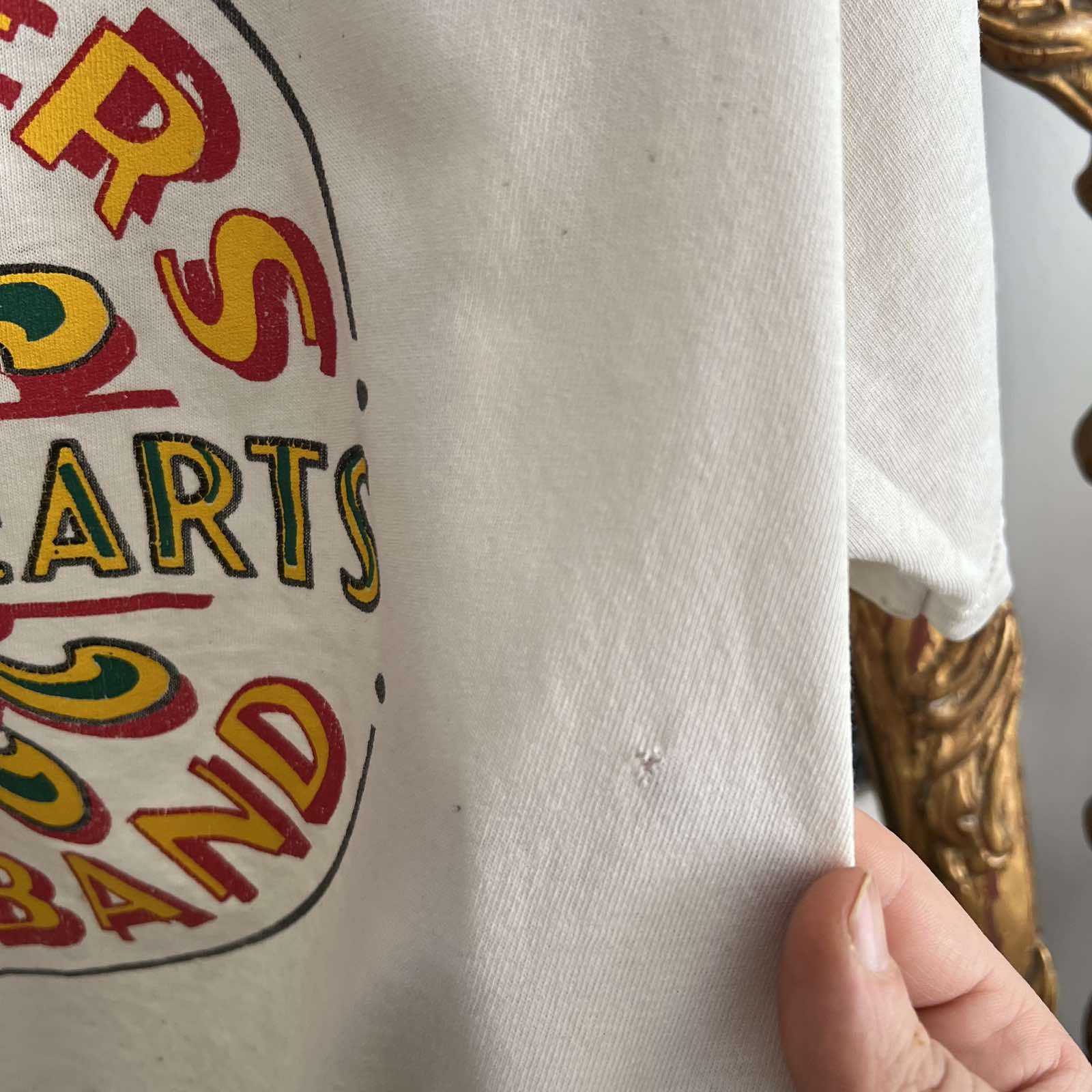 Band Tees × Vintage Vintage 2000s The Beatles Lonely Hearts Band T Shirt Size US L / EU 52-54 / 3 - 7 Thumbnail