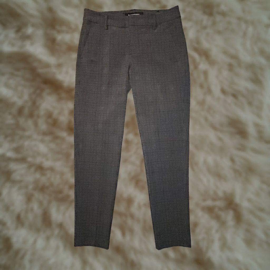 Vintage Liverpool Plaid Ankle Trousers Womens 2 Gray Black Low Rise Chino Preppy Size 26" / US 2 / IT 38 - 1 Thumbnail