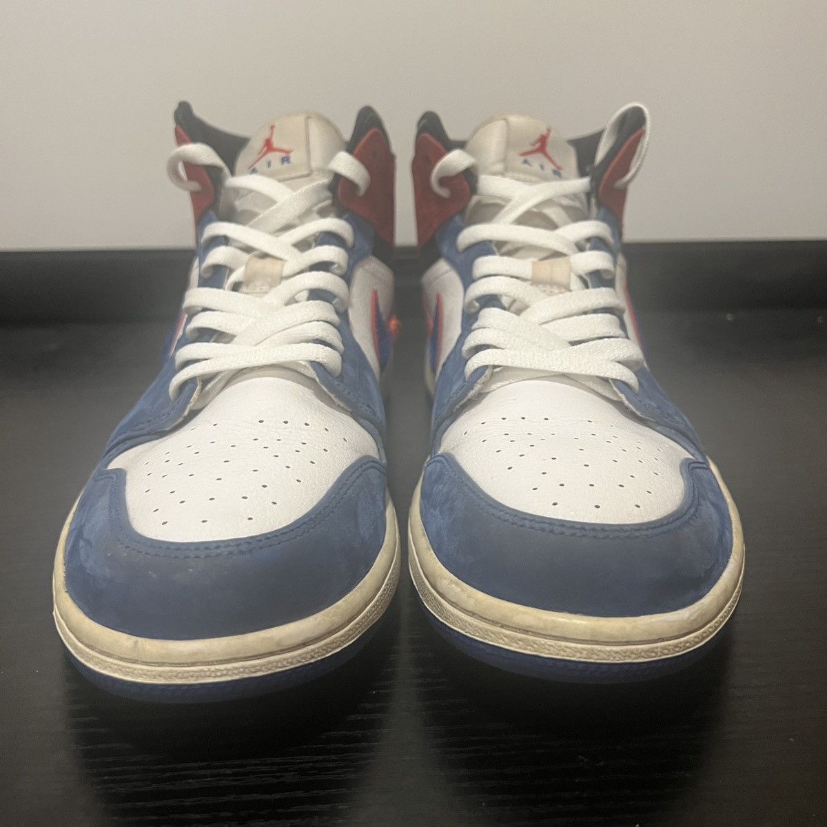 Nike SIZE 10.5 - Air Jordan 1 Mid Multicolored Swoosh Size US 10.5 / EU 43-44 - 2 Thumbnail