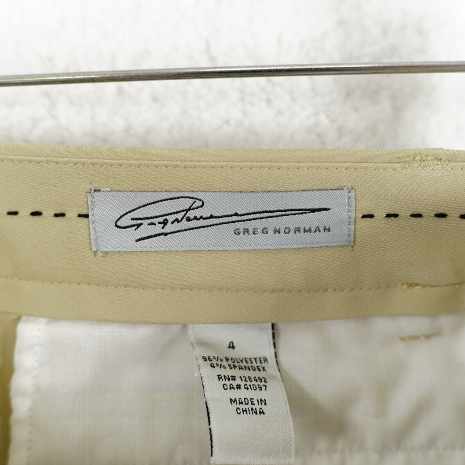 Greg Norman Greg Norman Size 4 Bermuda Shorts Tan Mid Rise 29/11 Polyest Size 27" / US 4 / IT 40 - 5 Thumbnail