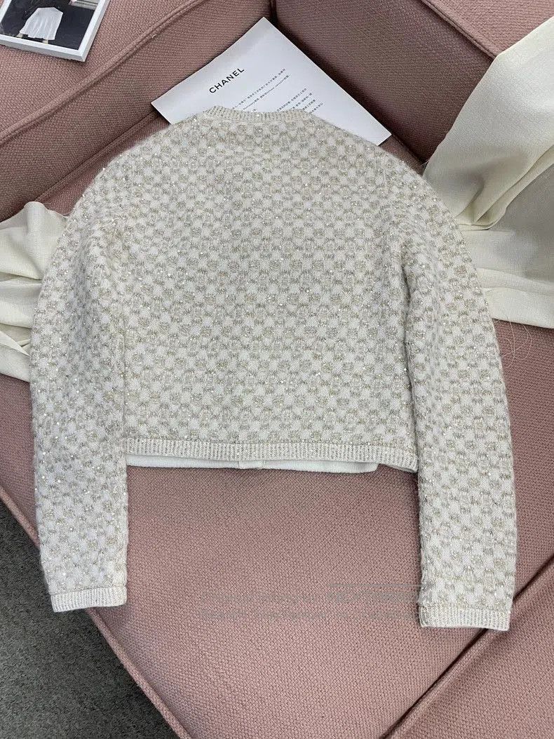 Chanel Chanel 23B Sequin Knit Cardigan. Size US M / EU 48-50 / 2 - 3 Thumbnail
