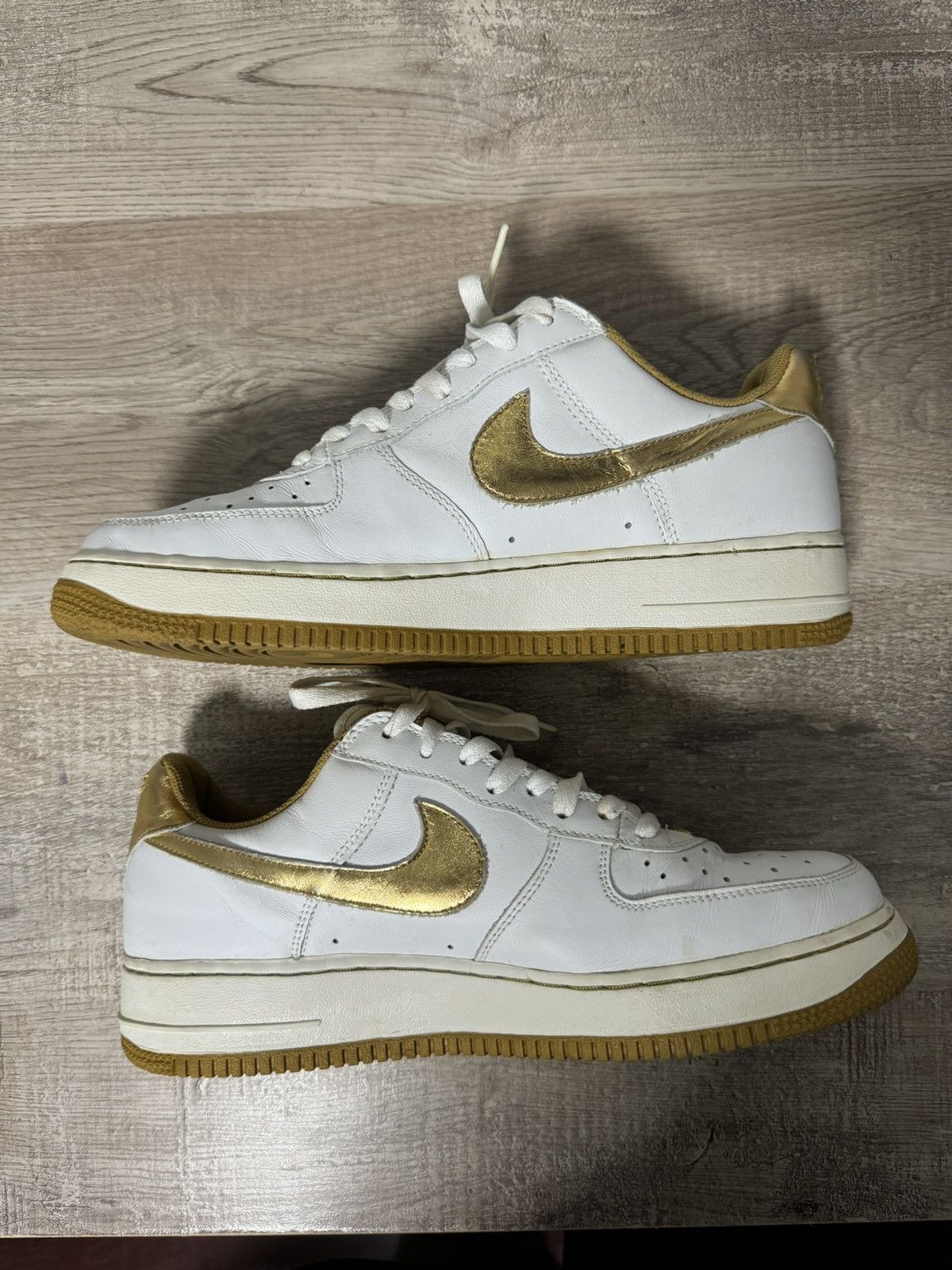 Nike Nike Air Force 1 White / Gold Size US 11.5 / EU 44-45 - 3 Thumbnail