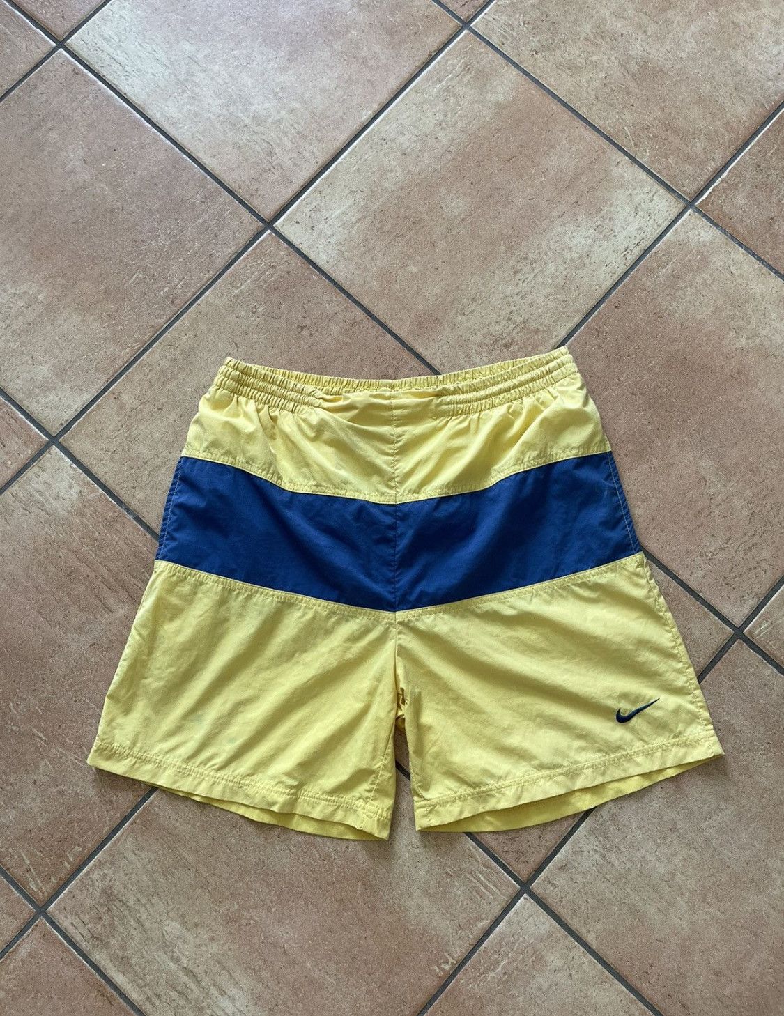 Nike Nike Vintage Y2K NYLON Big Spell Shorts Size US 32 / EU 48 - 2 Thumbnail