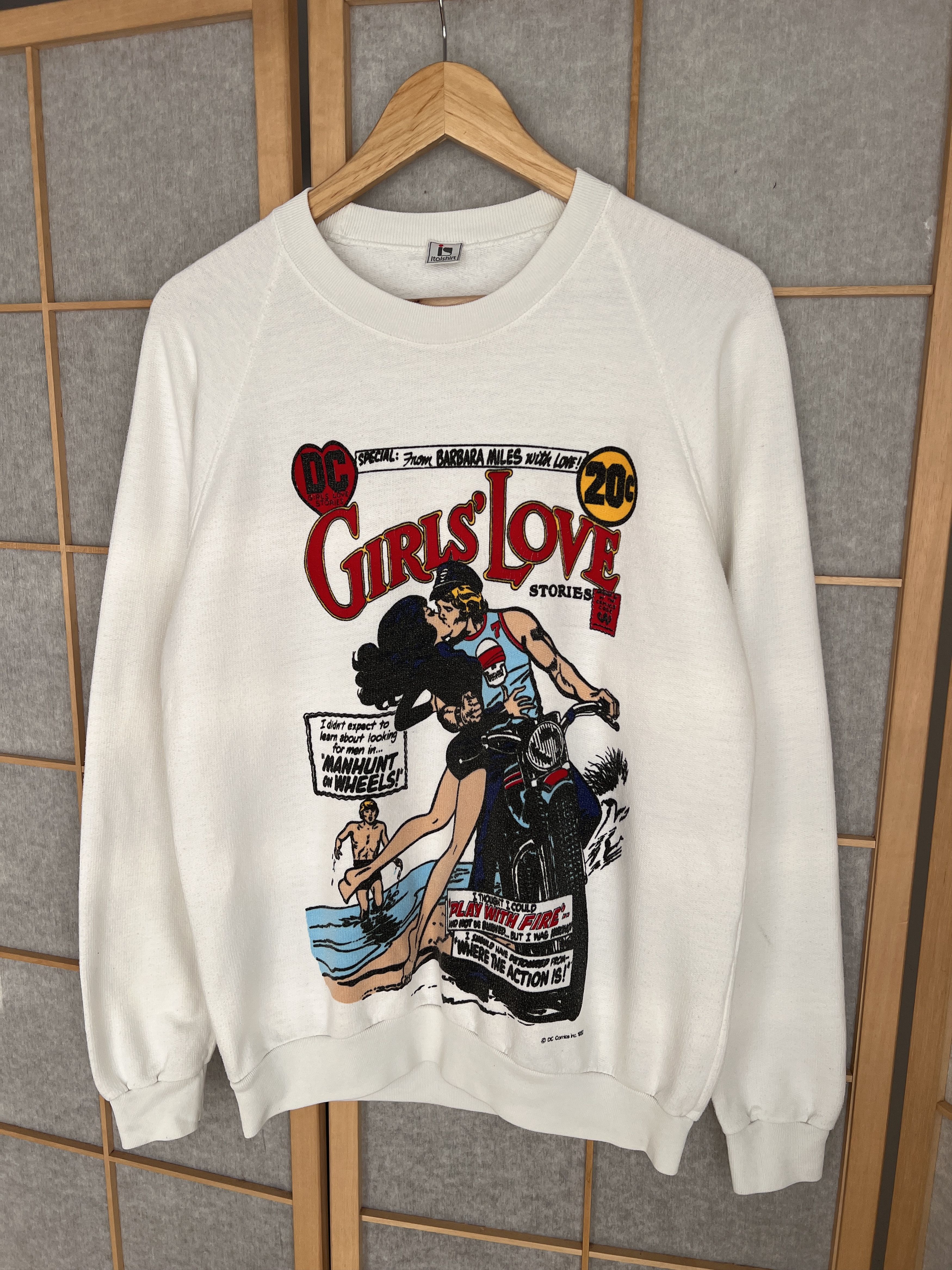 DC Comics Very rare! 1982 DC Comics Girls love stories sweatshirt Size US M / EU 48-50 / 2 - 13 Thumbnail