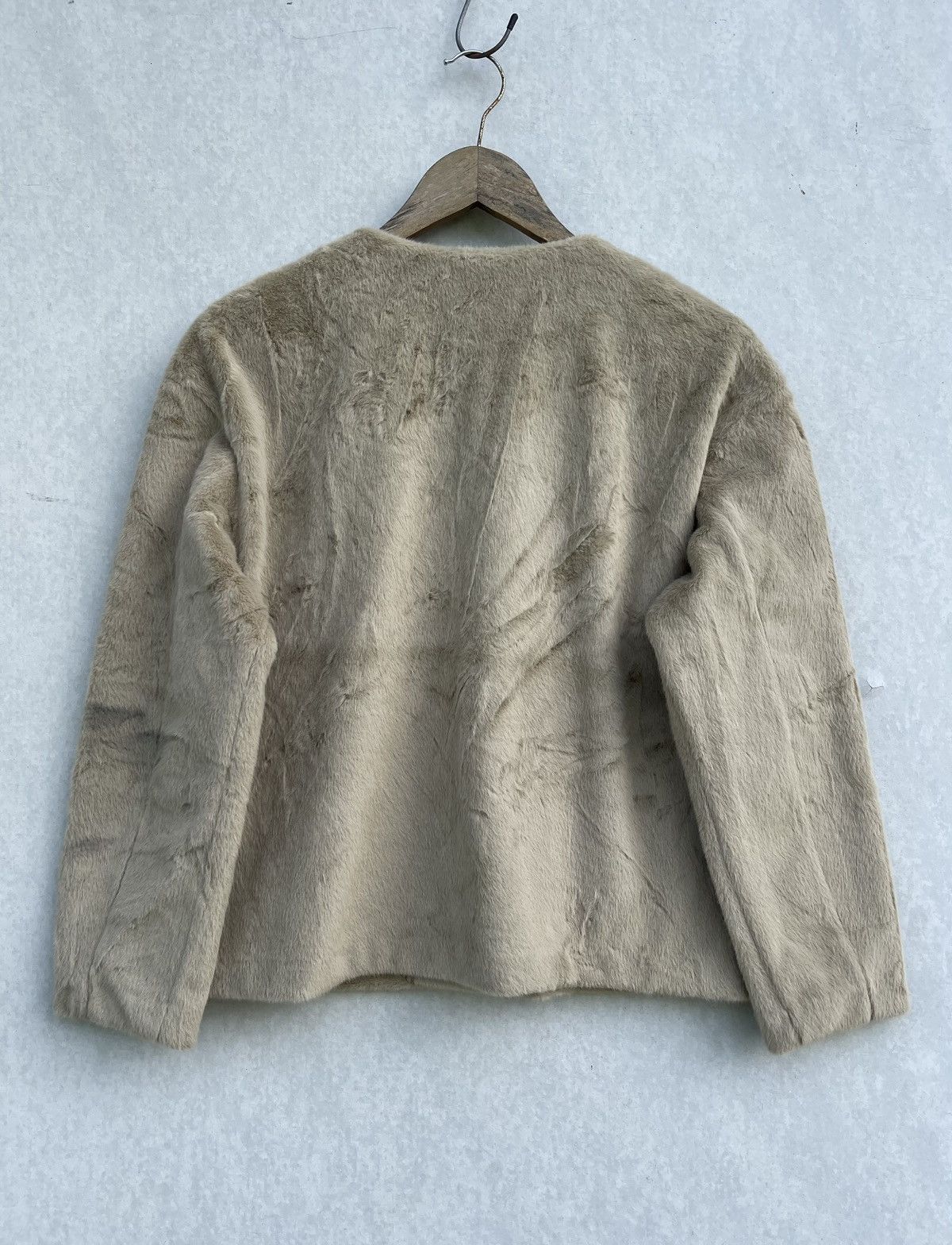 Japanese Brand × Uniqlo UNIQLO WOMEN'S SMOOTH YARN FAUX RABBIT FUR COLLARLESS JACKET Size L / US 10 / IT 46 - 4 Thumbnail