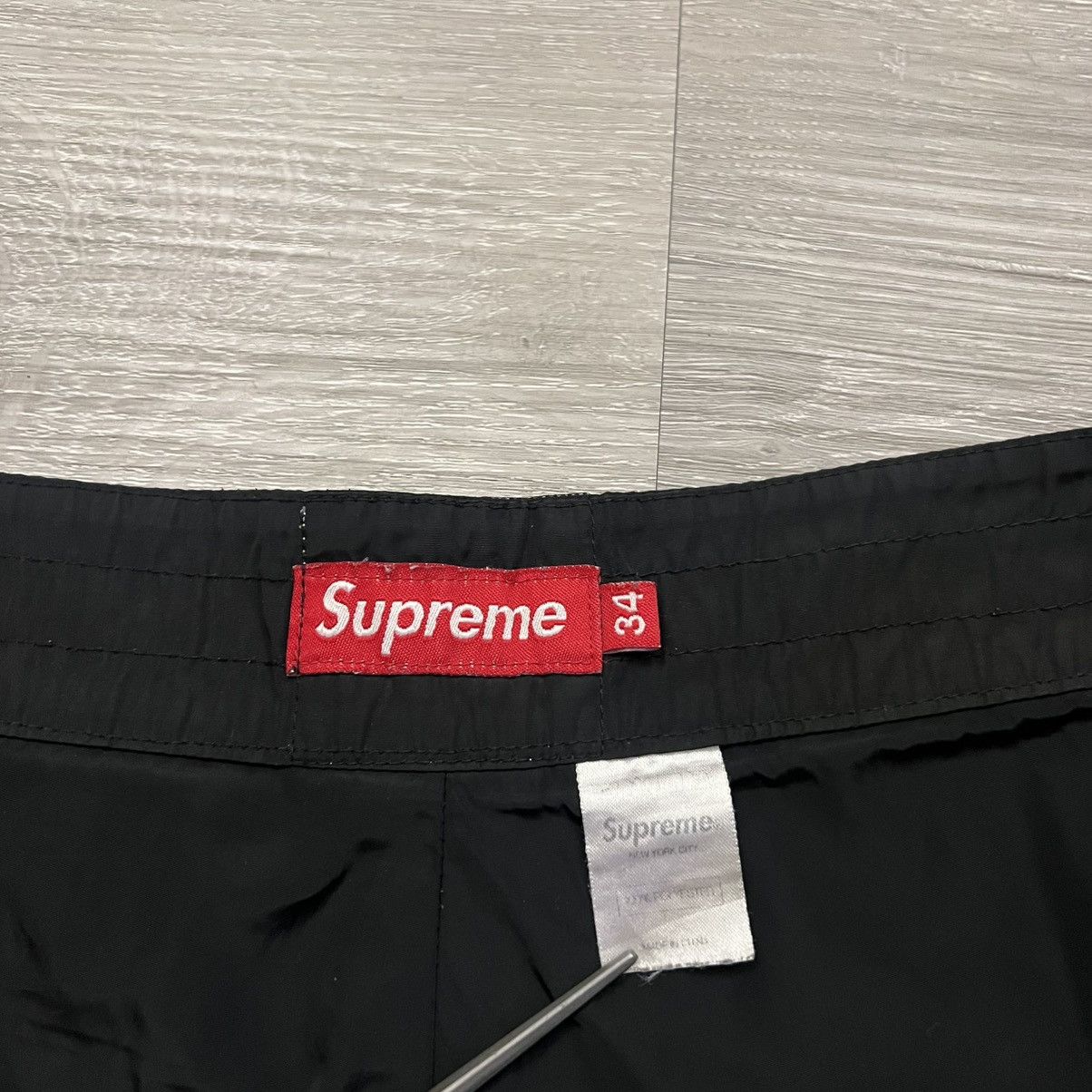 Supreme Supreme Wave Swim Trunks Size US 34 / EU 50 - 4 Thumbnail