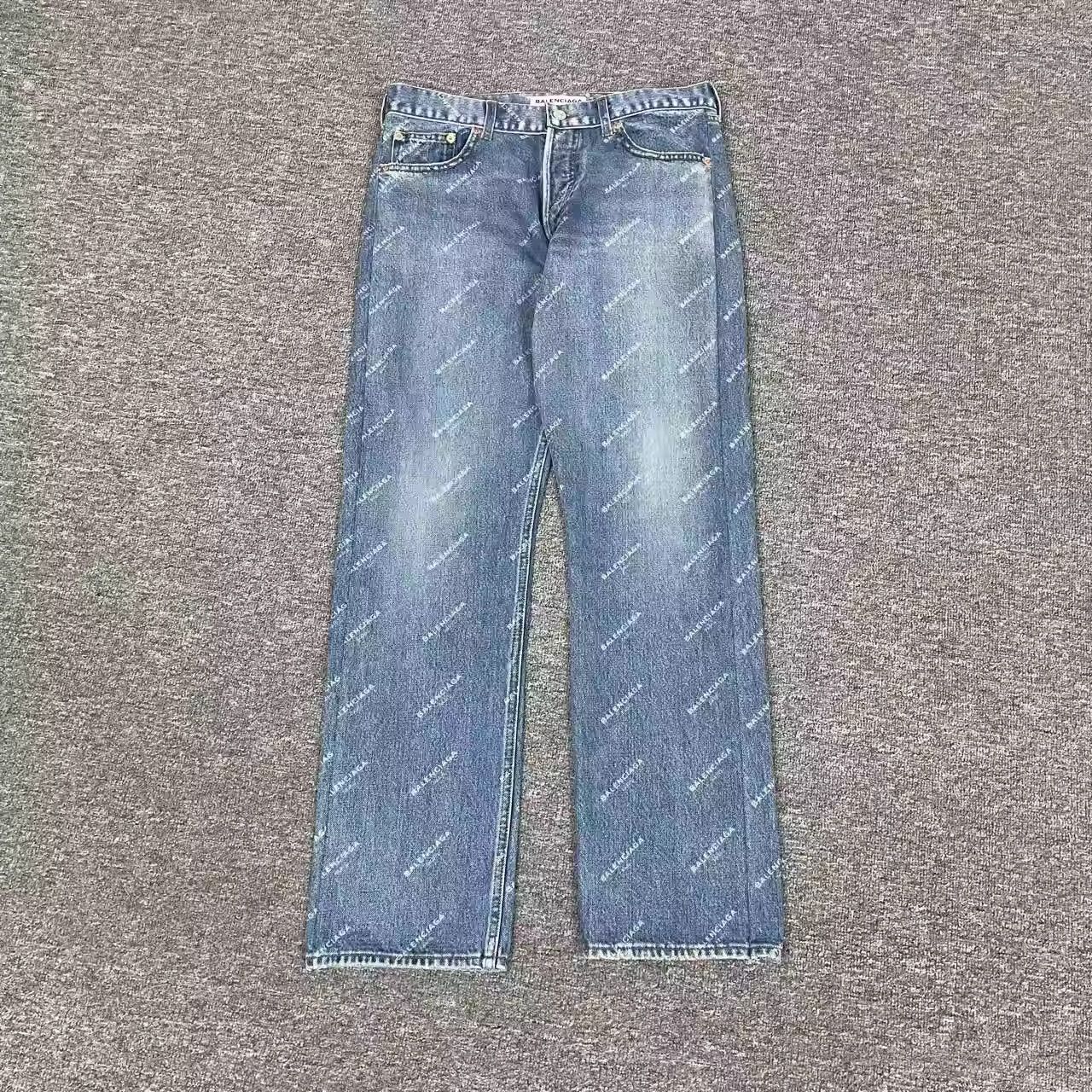 Balenciaga Balenciaga washed jeans Size US 30 / EU 46 - 1 Thumbnail