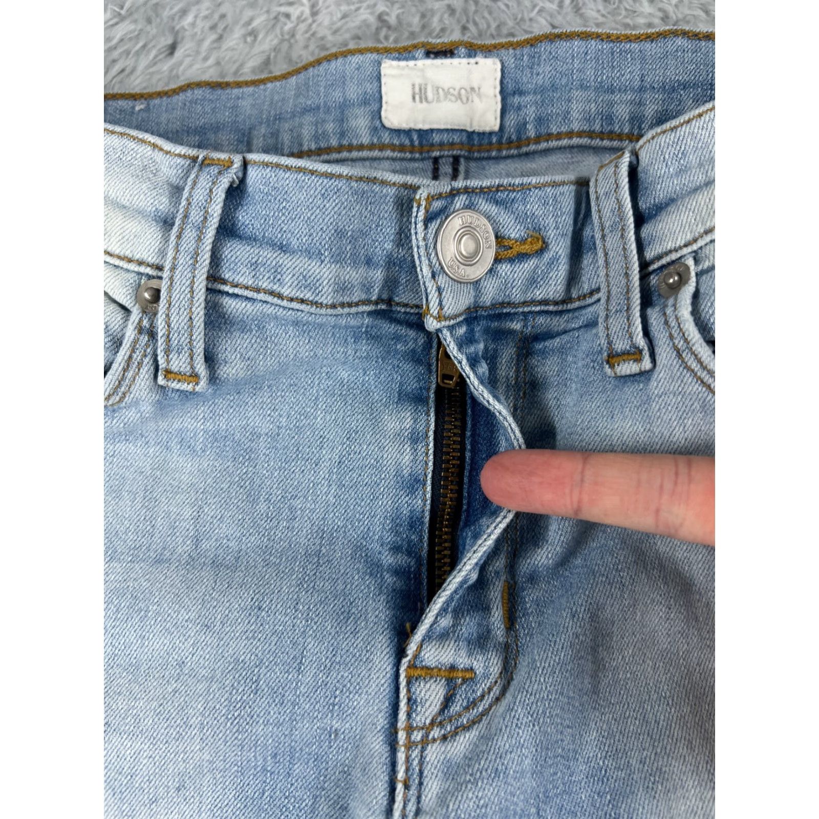 Hudson Hudson Jeans Women 28 Blue Denim Skinny Distressed Light Wash 27 Inseam 5-Pocket Pattern Flower Size 28" / US 6 / IT 42 - 5 Thumbnail