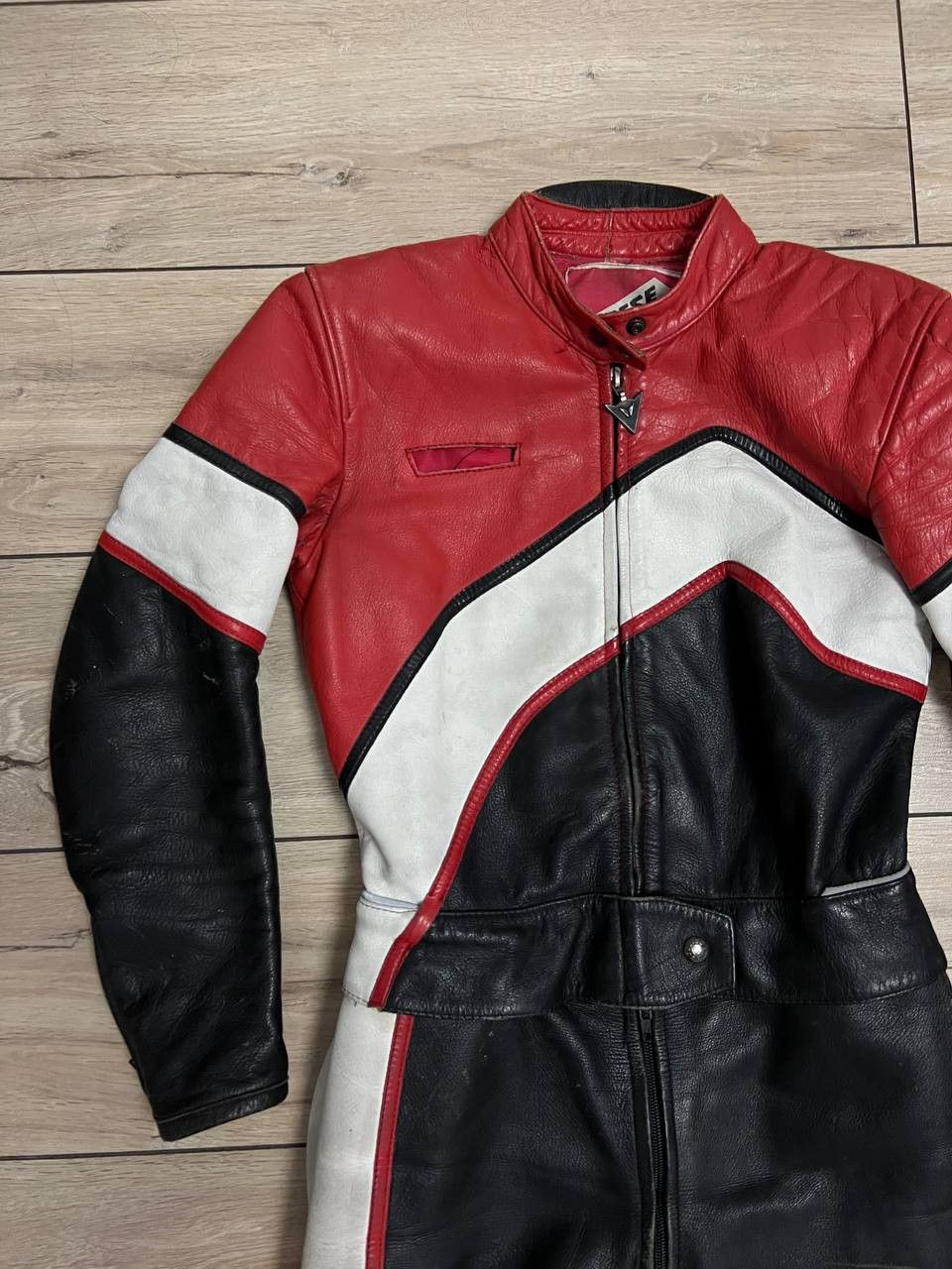 Dainese Dainese Vintage 2 piece Leather Suit Motorcycle EUR 44 Size US S / EU 44-46 / 1 - 10 Thumbnail