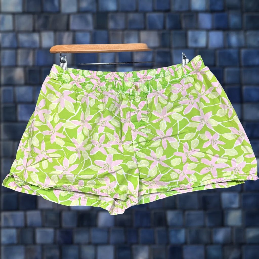 Lilly Pulitzer Lilly Pulitzer Shorts Womens Large Floral Print Green Cotton Chilean Ave Size 36" / US 14 / IT 50 - 1 Thumbnail