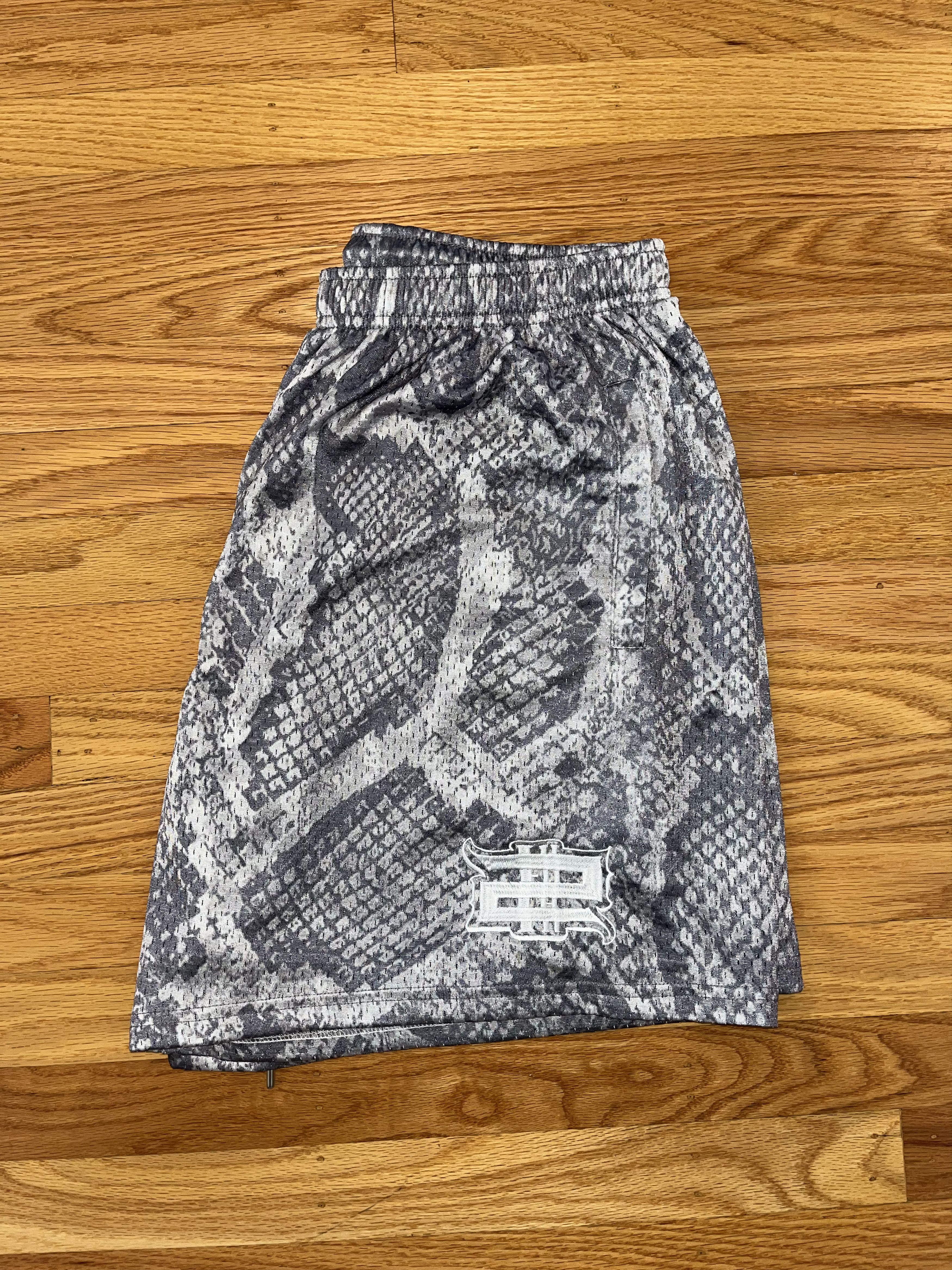Other F2H “Grey” Snakeskin Shorts Size US 30 / EU 46 - 2 Thumbnail