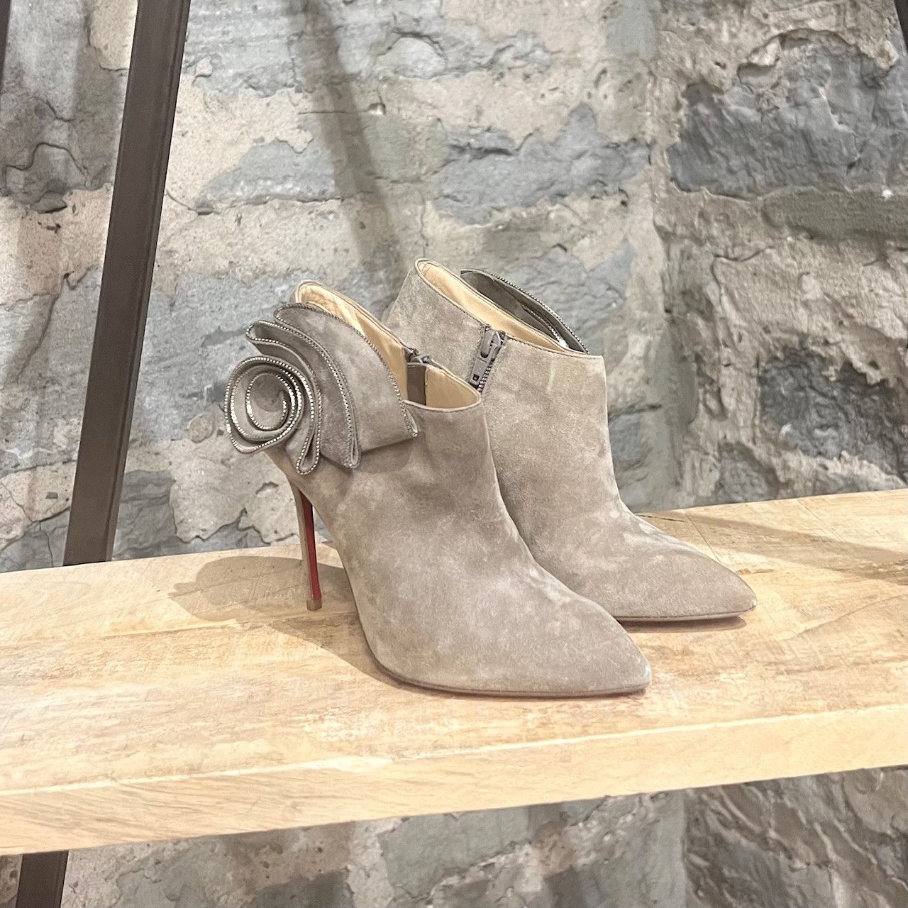 Christian Louboutin Christian Louboutin Taupe Mrs Baba 100 Veau Velours Booties Size US 5 / IT 35 - 2 Thumbnail