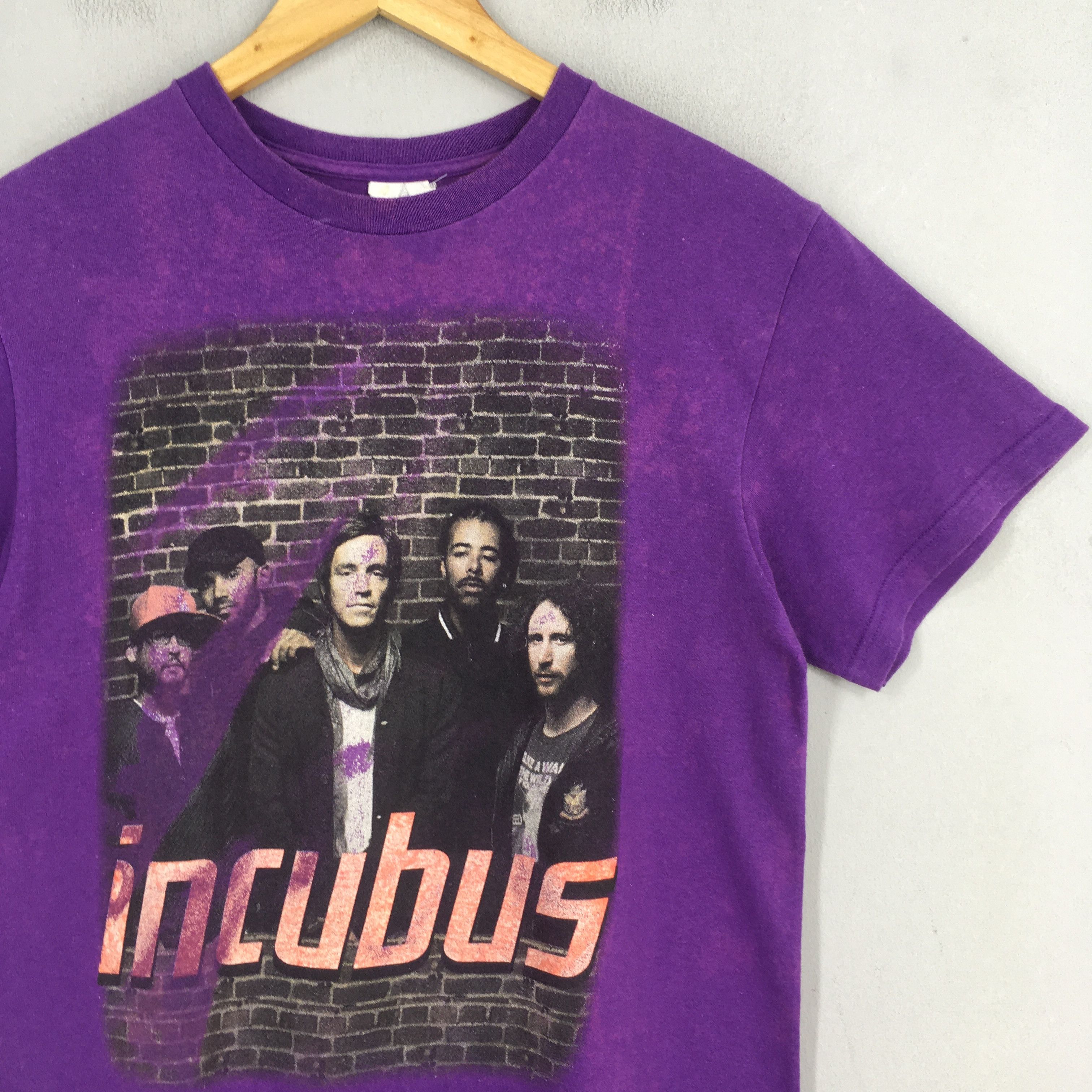 Band Tees Vintage Incubus Rock Band Hollywood Bowl T shirt Small Size US S / EU 44-46 / 1 - 2 Thumbnail