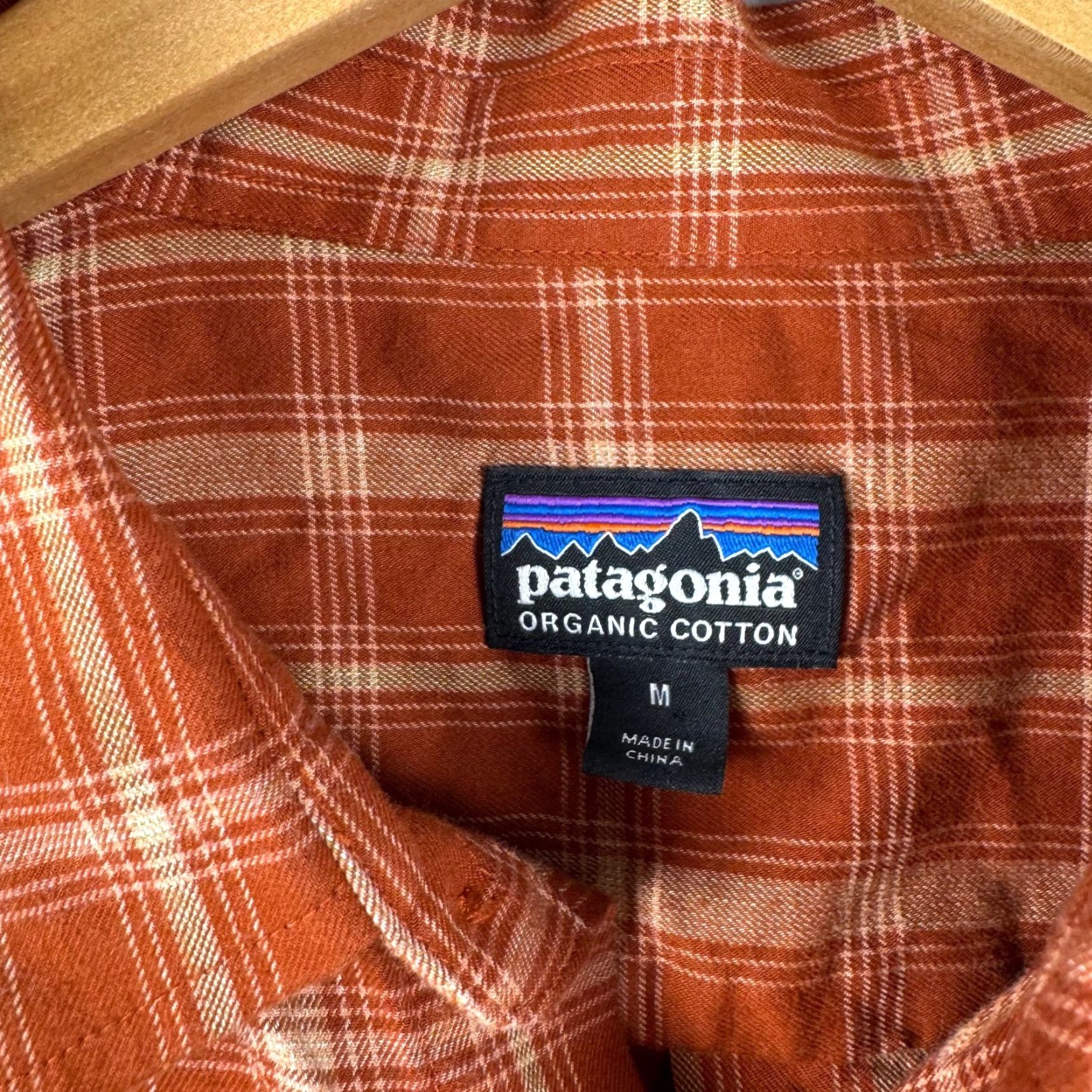 Patagonia Patagonia Men's Medium Red Orange Plaid Long Sleeve Button-Up Organic Cotton Shirt Size US M / EU 48-50 / 2 - 6 Thumbnail