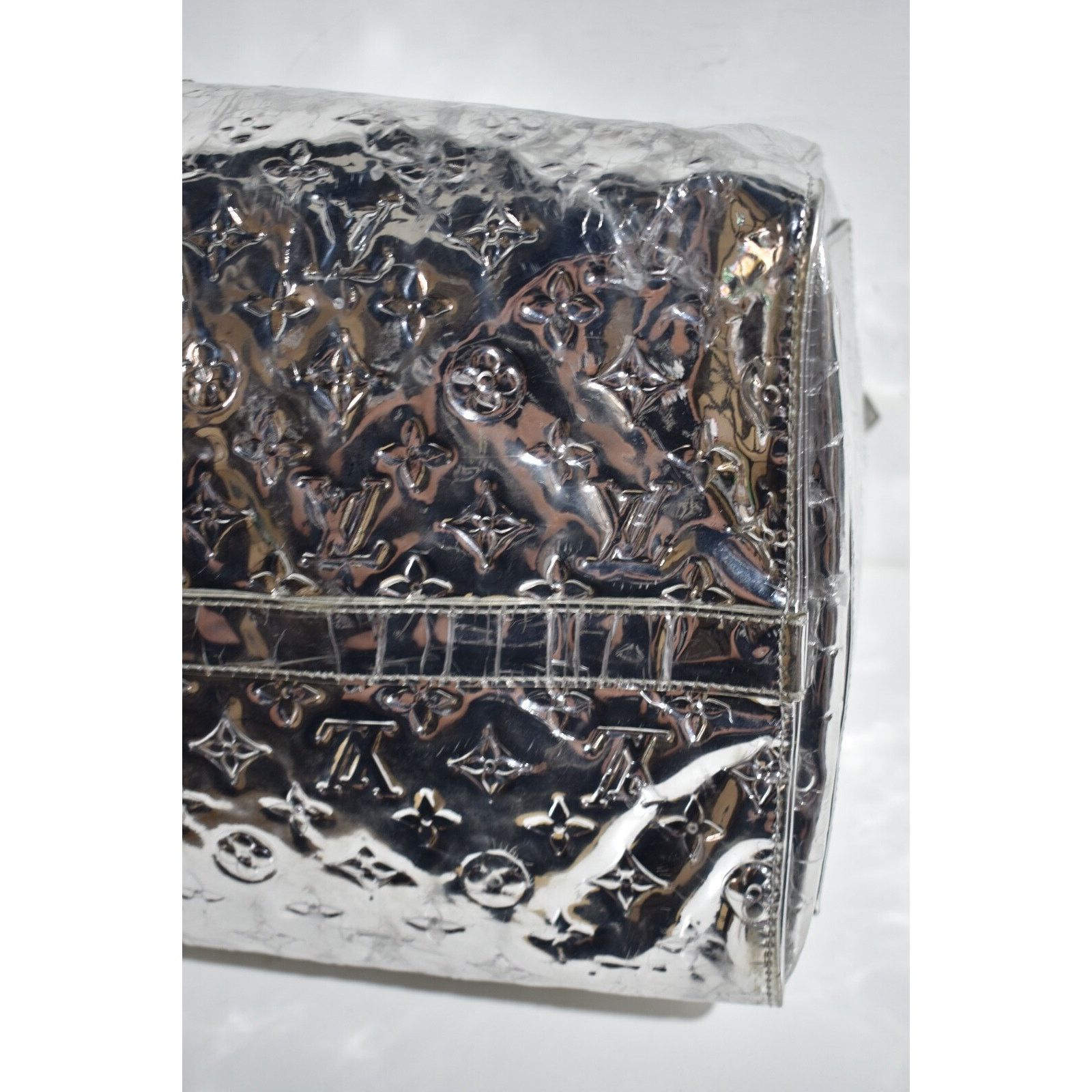 Louis Vuitton Louis Vuitton Keepall Mirror Weekend Travel Duffle Bag Size ONE SIZE - 16 Thumbnail