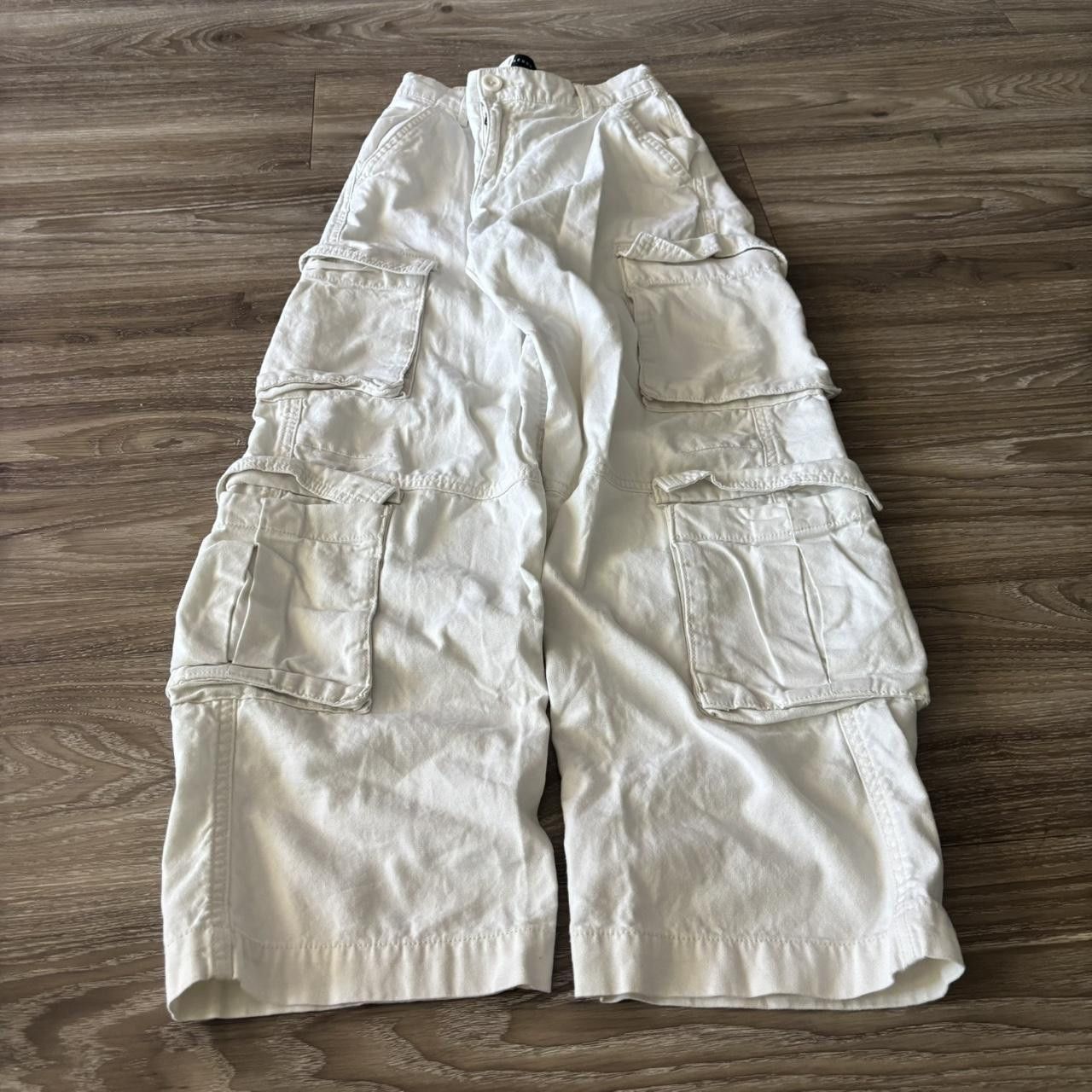 Vintage Crazy Vintage Y2K/2000s White Skater Cargo Pants! Size US 26 / EU 42 - 3 Thumbnail