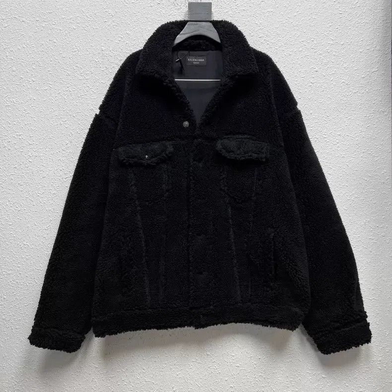 Balenciaga Balenciaga Black Chest Embroidered Logo Lamb绒 Teddy Jacket Size US M / EU 48-50 / 2 - 1 Thumbnail
