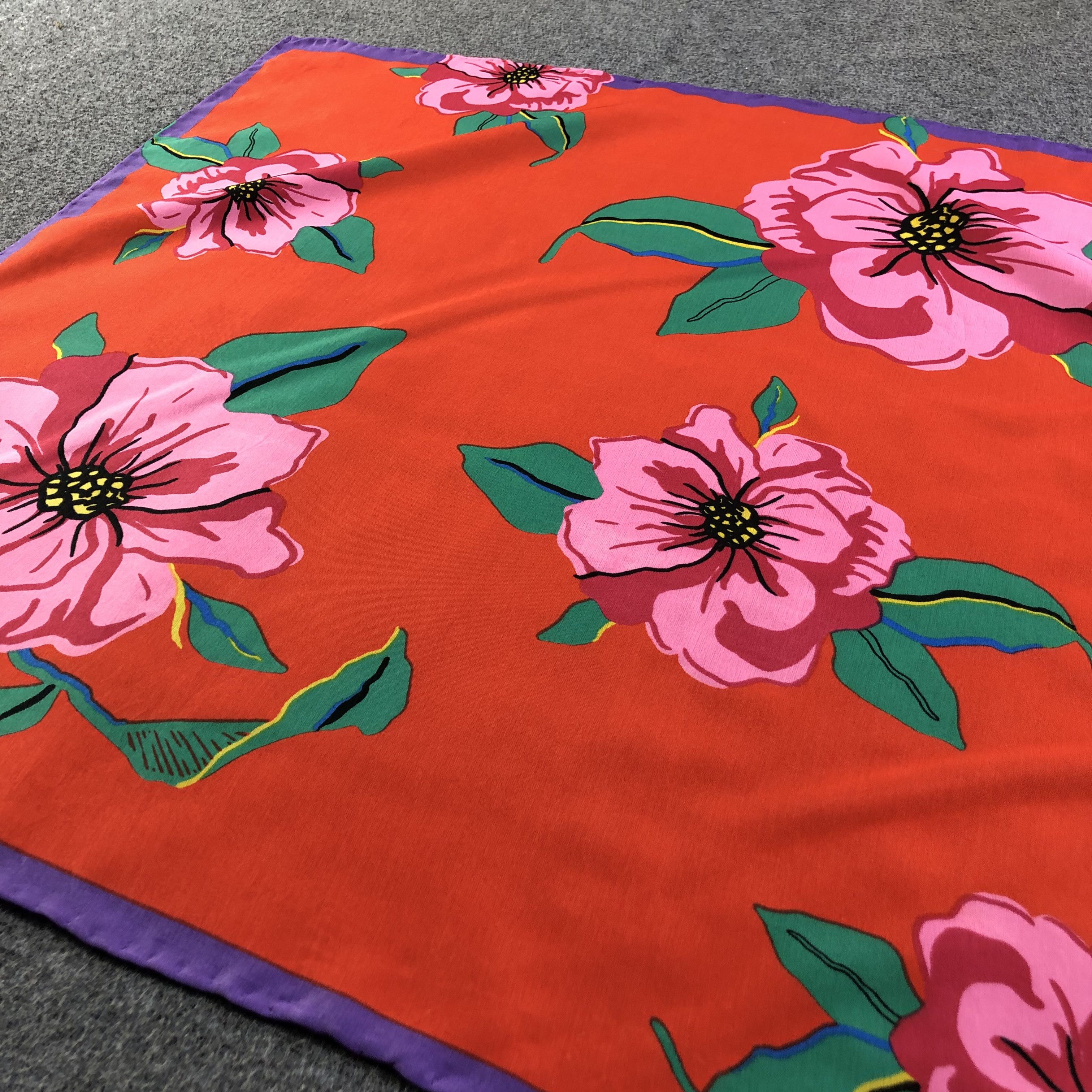 Vintage Luxury Floral Silk Scarf M949 Size ONE SIZE - 2 Thumbnail