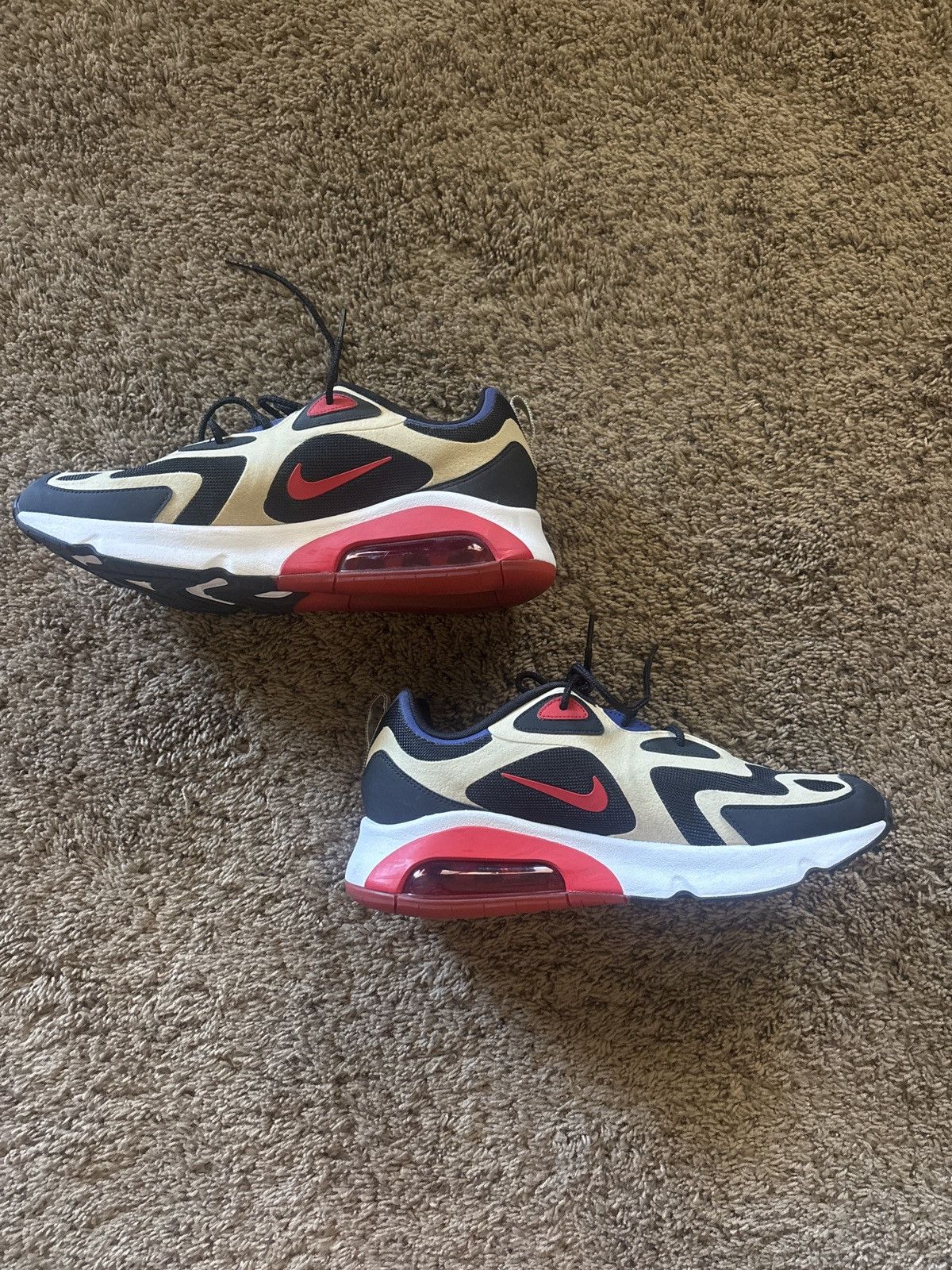 Nike Nike Air Max 200 Team Gold/University Red-Black Size US 11.5 / EU 44-45 - 2 Thumbnail