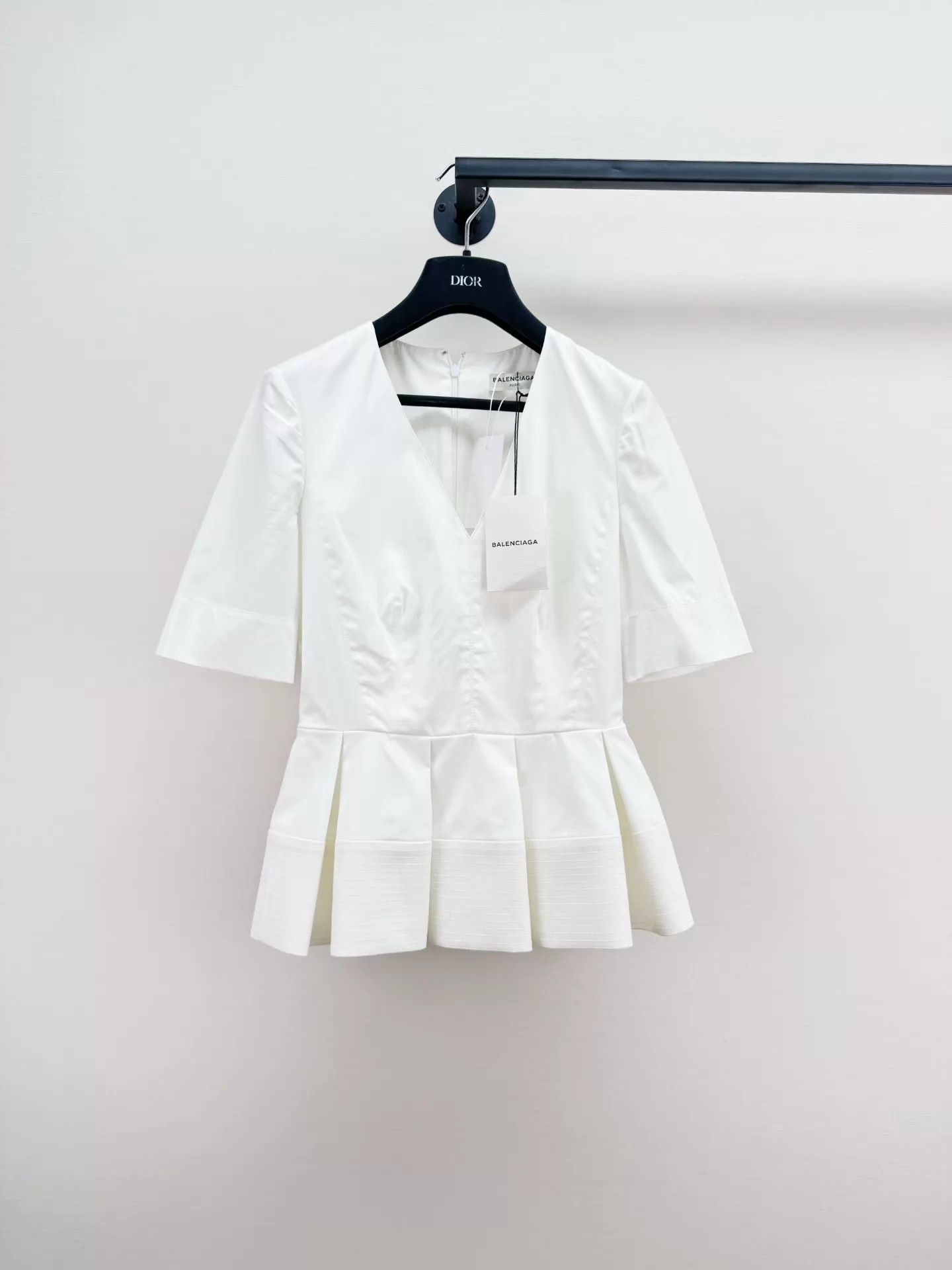 Balenciaga Balenciaga Authentic Short-Sleeve Shirt 34 New with Tags Size XXS / US 00 / IT 34 - 1 Thumbnail