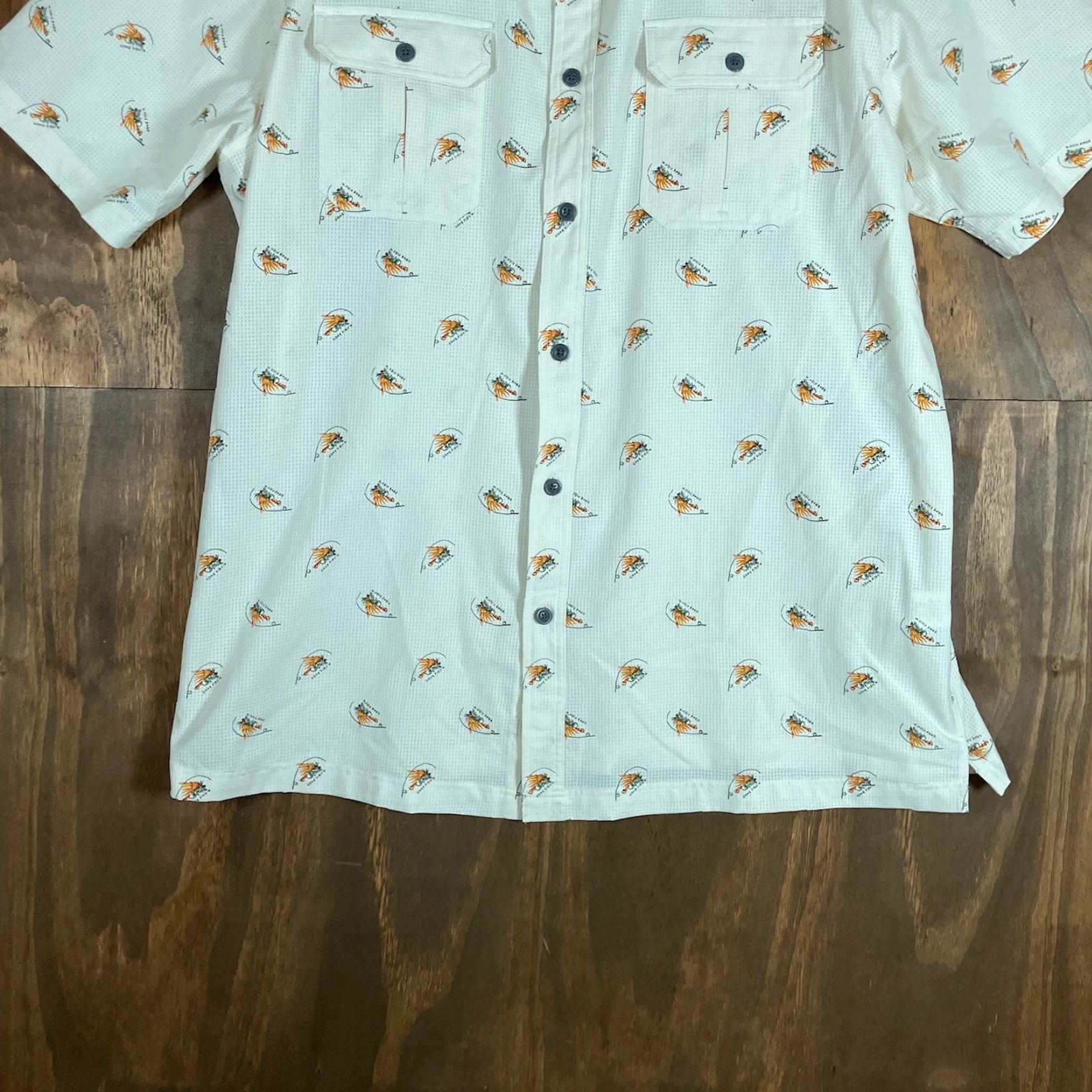 Croft & Barrow Croft & Barrow Mens Shirt Cream "Gon Fishin" Quick Dry Button Up Gorpcore Large Short Sleeve Mens Shirt Size US L / EU 52-54 / 3 - 3 Thumbnail