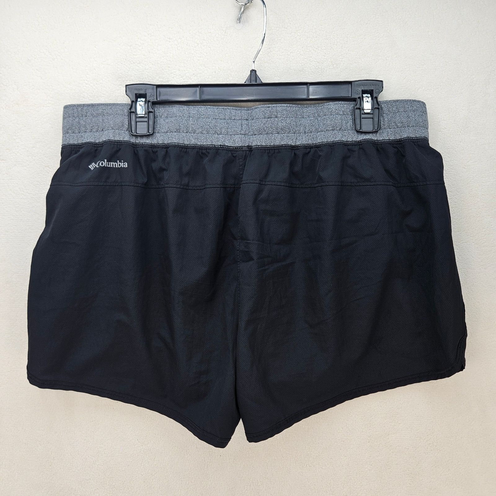 Columbia COLUMBIA WOMEN'S XL BLACK GRAY OUTDOOR RUNNING SHORTS Size 33" - 4 Thumbnail