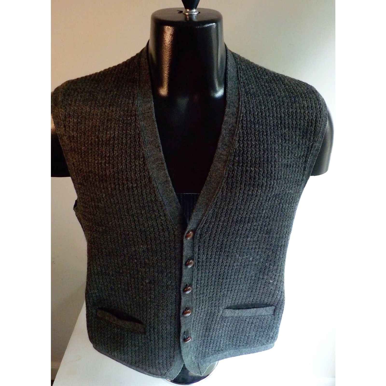 Vintage WOODHOUSE LONDON Button Front Knit Sweater Vest Gray XS?XL? 100% Pure Wool Men Size US XL / EU 56 / 4 - 2 Thumbnail