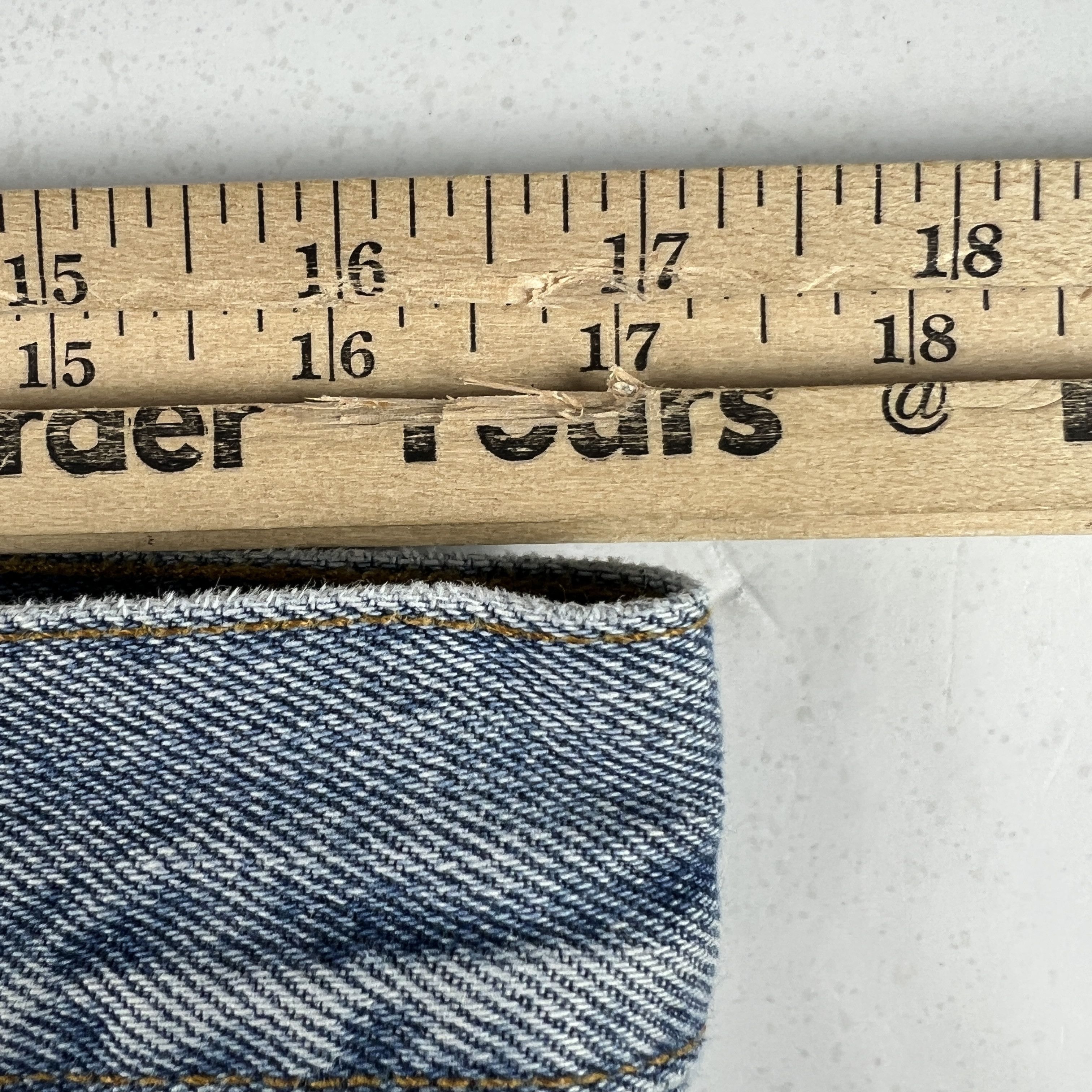 Levi's × Vintage Y2K` Levi's Jean Shorts 550 Faded Cut Off Cotton Denim Jorts Size US 34 / EU 50 - 19 Thumbnail